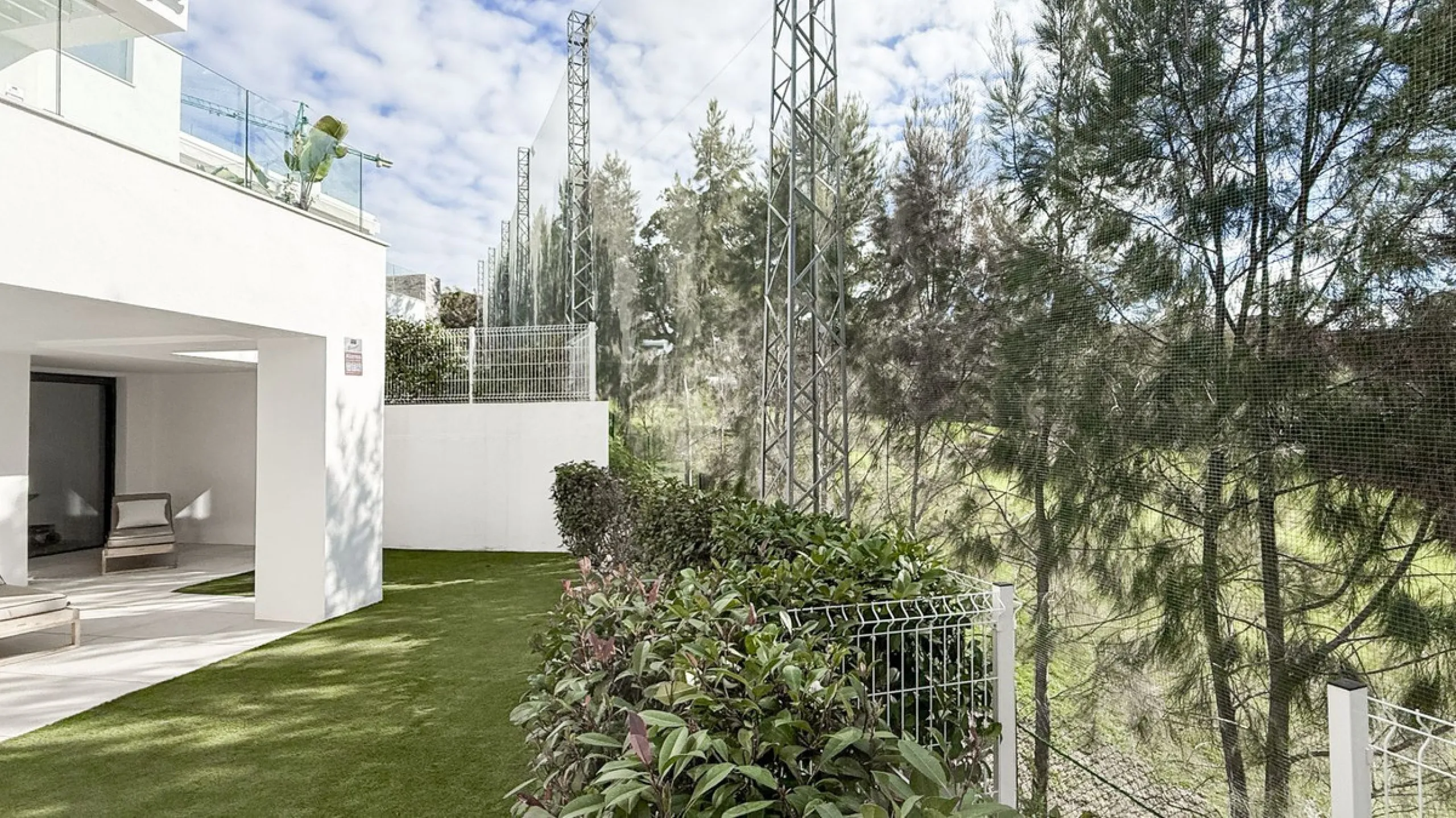 Apartment - Ground Floor Apartment в продаже в Marbella, Málaga. В доме 3 спален и 2 ванных комнат. Площадь дома 139 м². Площадь участка 35 м²