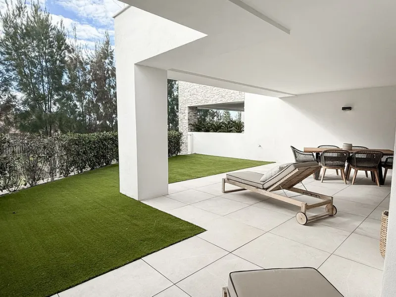 Apartment - Ground Floor Apartment в продаже в Marbella, Málaga. В доме 3 спален и 2 ванных комнат. Площадь дома 139 м². Площадь участка 35 м²