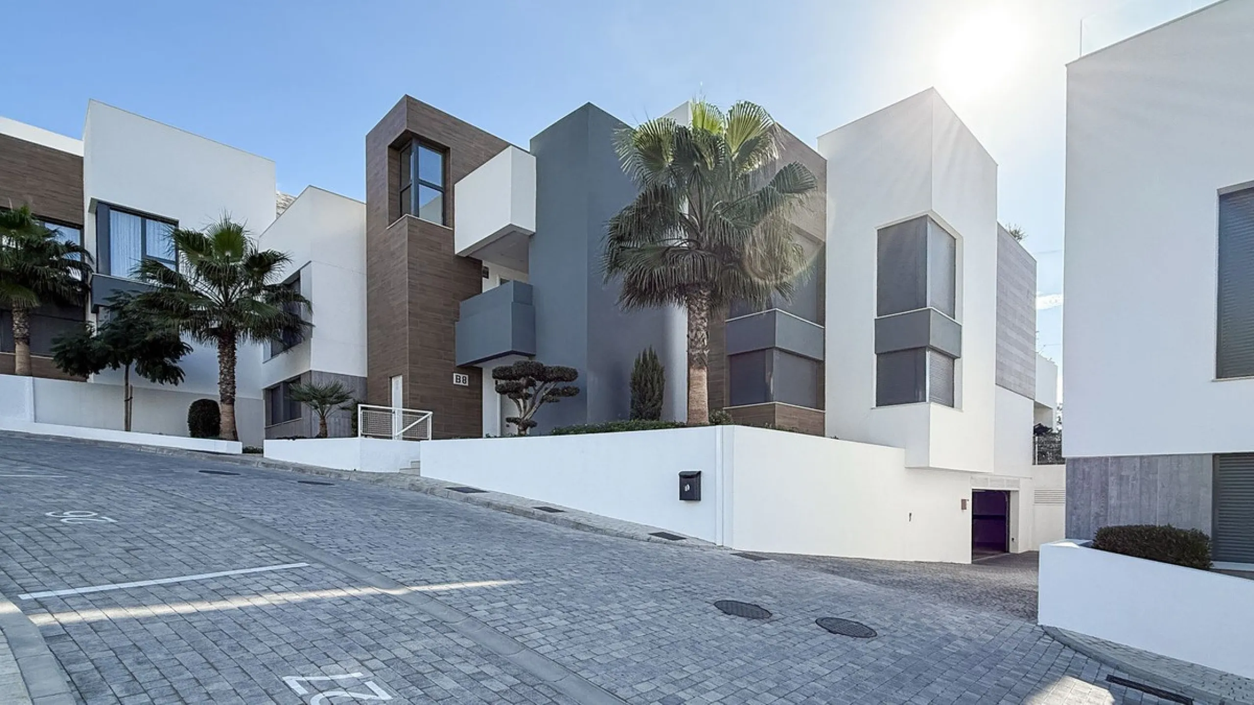 Apartment - Ground Floor Apartment в продаже в Marbella, Málaga. В доме 3 спален и 2 ванных комнат. Площадь дома 139 м². Площадь участка 35 м²