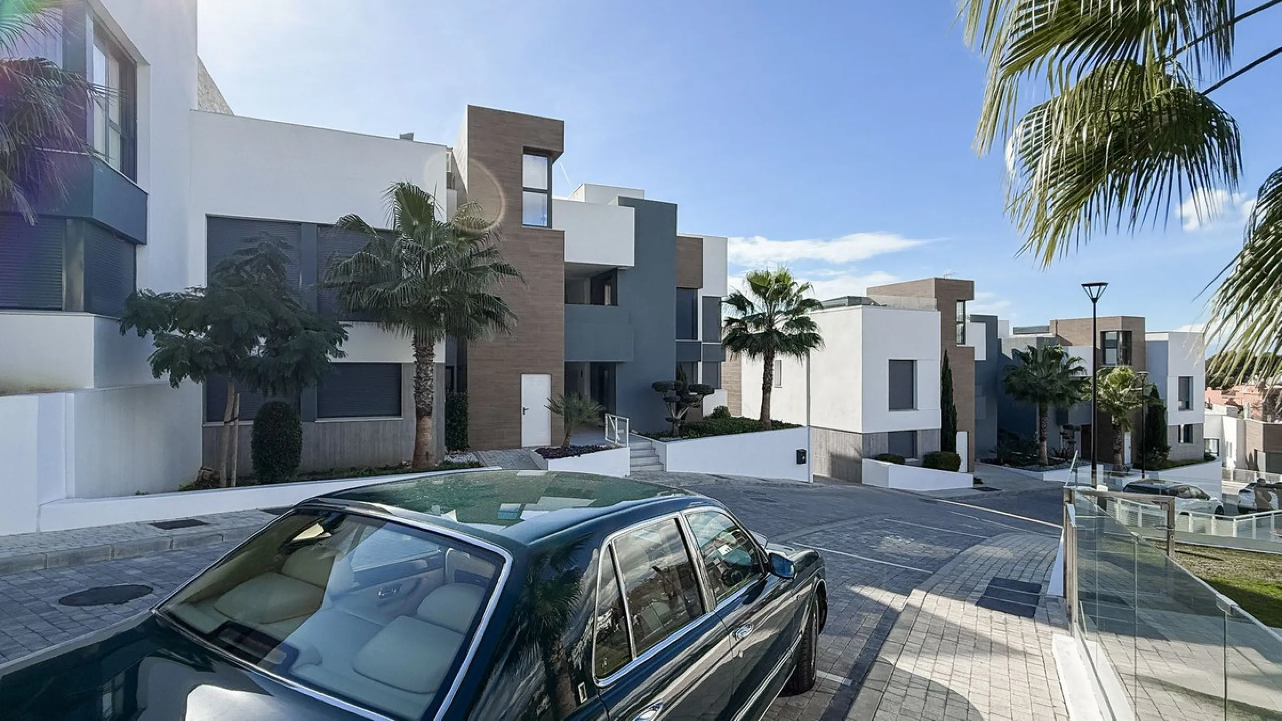 Apartment - Ground Floor Apartment в продаже в Marbella, Málaga. В доме 3 спален и 2 ванных комнат. Площадь дома 139 м². Площадь участка 35 м²