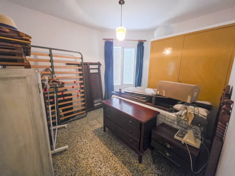 Situated in Estepona Centre, this spacious townhouse offers a rare opportunity to acquire a generously sized property within walking distance of the town's most iconic landmarks and everyday amenities. Located just moments from Estepona Old Town, the beac