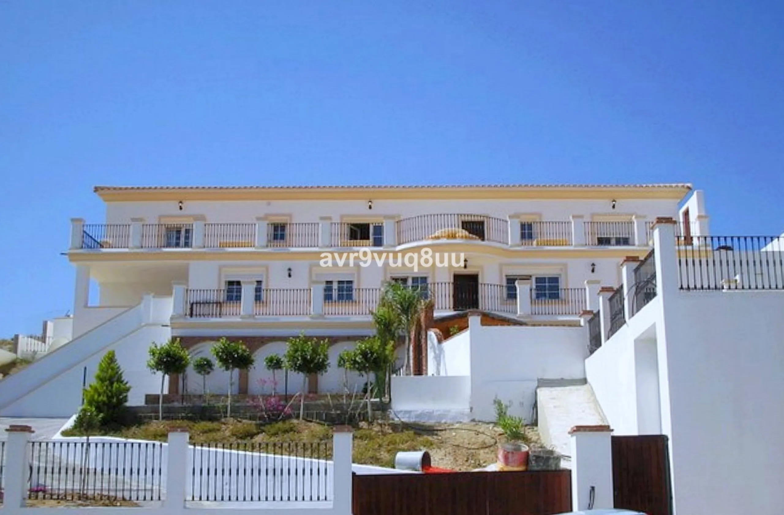 House - Detached Villa в продаже в Mijas, Málaga. В доме 7 спален и 6 ванных комнат. Площадь дома 425 м². Площадь участка 1400 м²