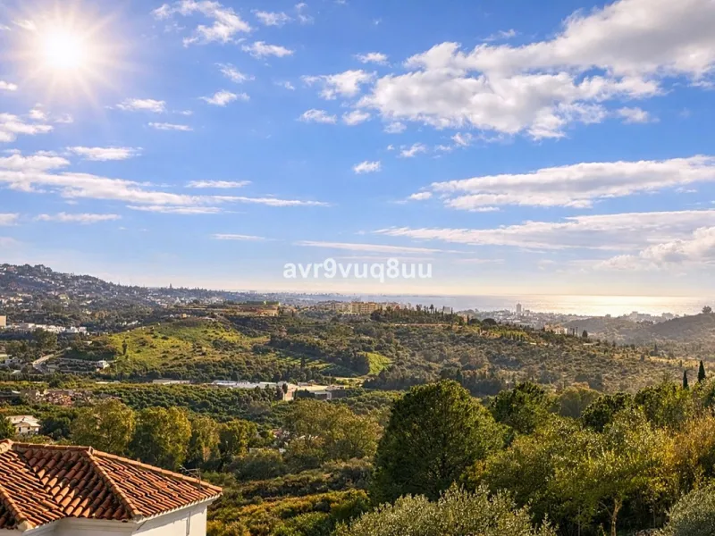House - Detached Villa в продаже в Mijas, Málaga. В доме 7 спален и 6 ванных комнат. Площадь дома 425 м². Площадь участка 1400 м²