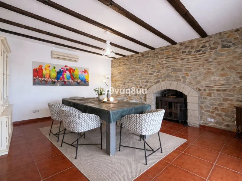 House - Detached Villa в продаже в Mijas, Málaga. В доме 7 спален и 6 ванных комнат. Площадь дома 425 м². Площадь участка 1400 м²