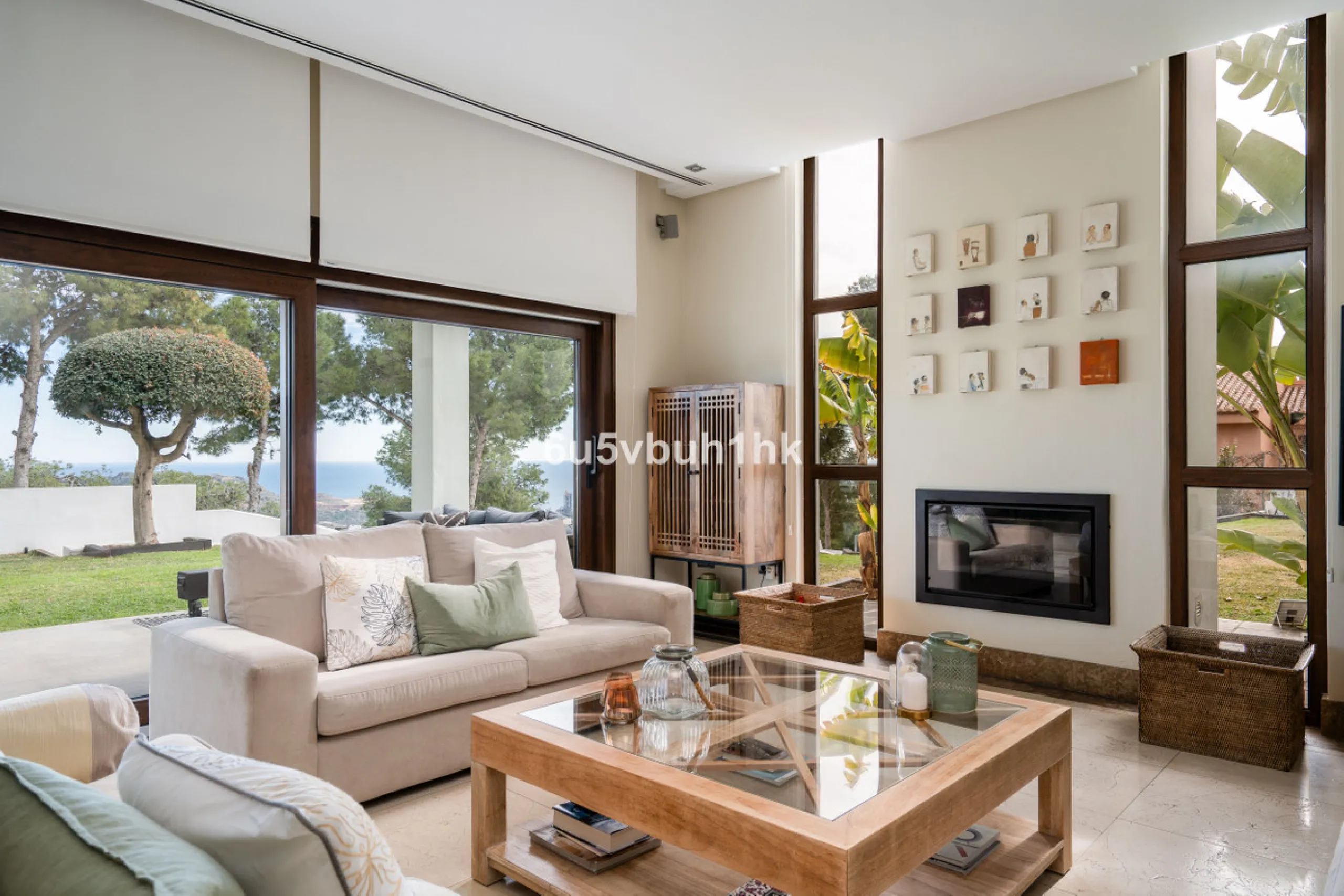 Pinares de San Antón is one of Málaga East's most established residential enclaves, calm, green, and discreet, yet still close enough to feel connected to the city every day.