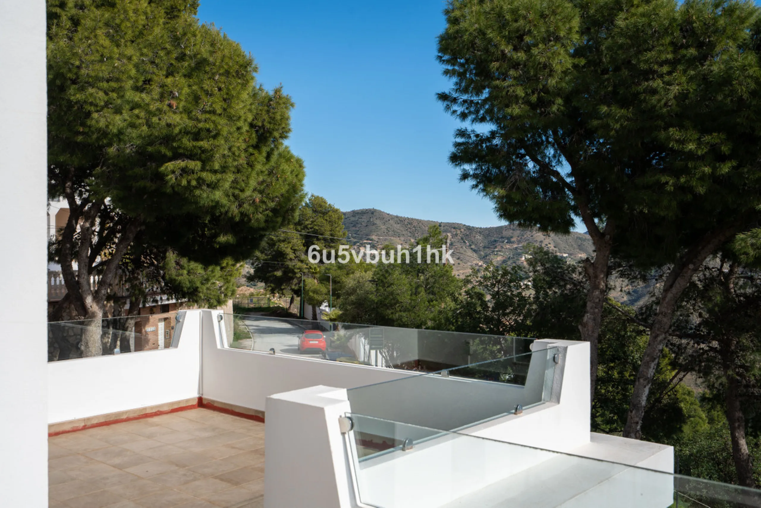 Pinares de San Antón is one of Málaga East's most established residential enclaves, calm, green, and discreet, yet still close enough to feel connected to the city every day.