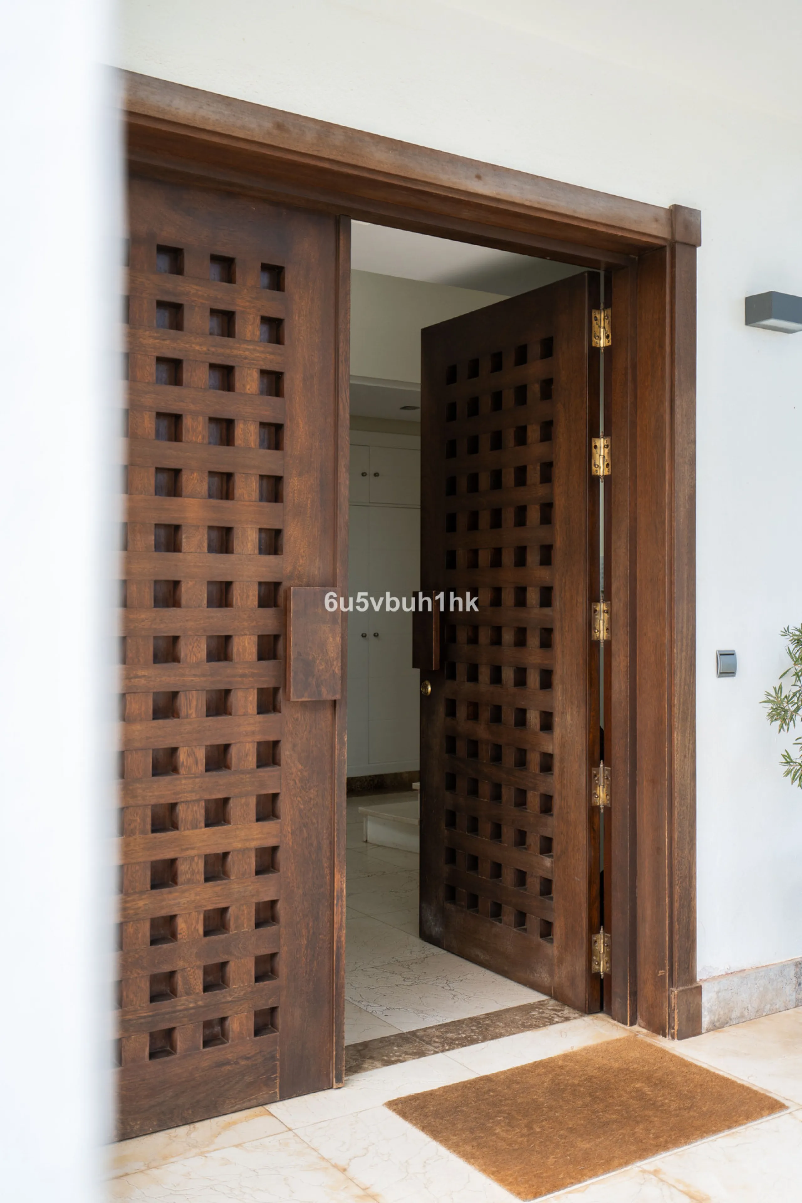 Pinares de San Antón is one of Málaga East's most established residential enclaves, calm, green, and discreet, yet still close enough to feel connected to the city every day.