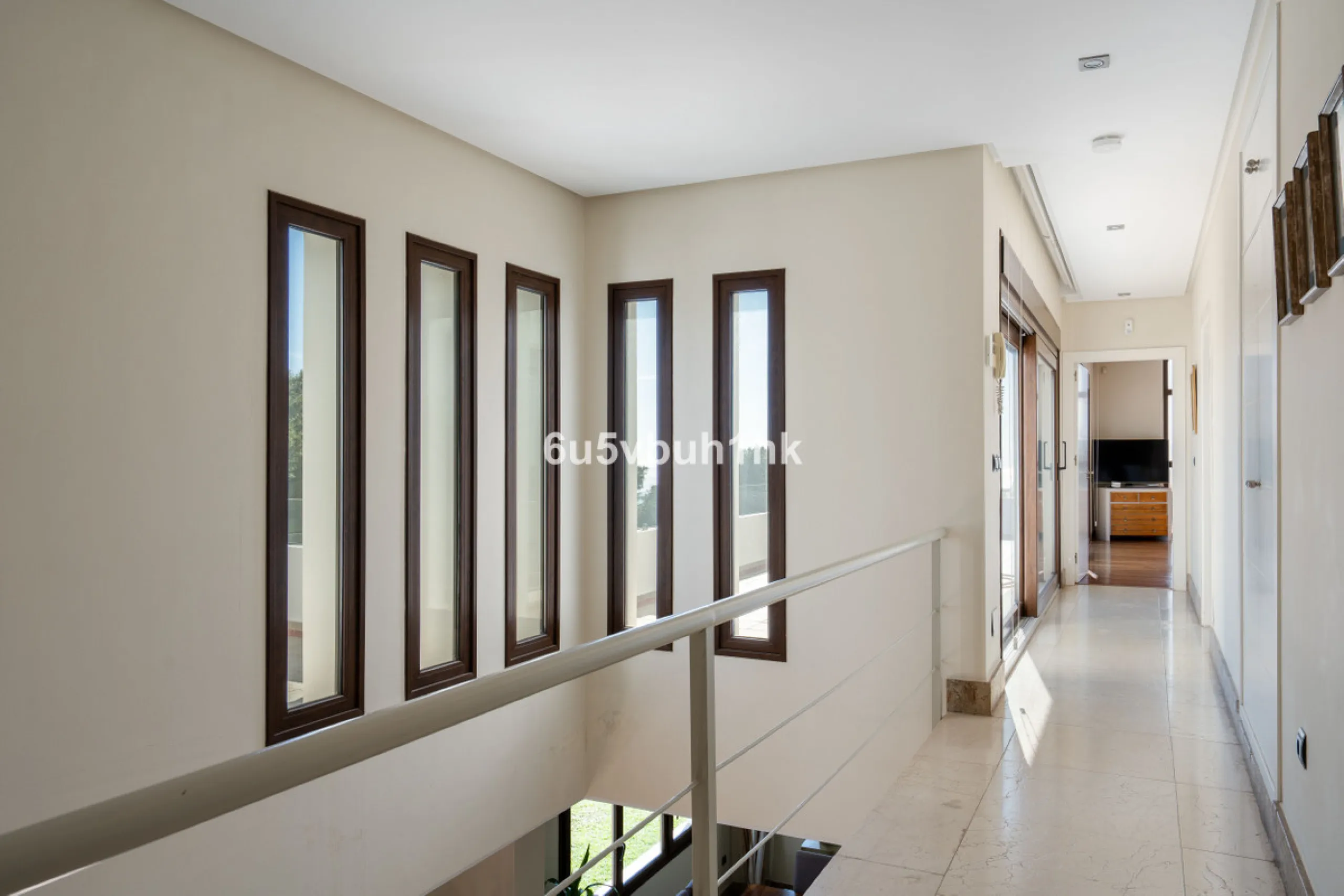 Pinares de San Antón is one of Málaga East's most established residential enclaves, calm, green, and discreet, yet still close enough to feel connected to the city every day.
