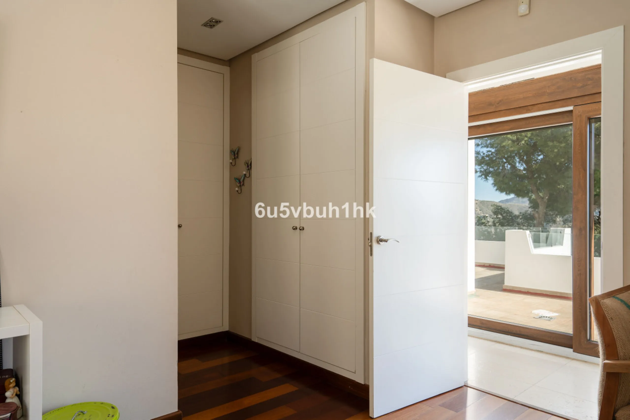 Pinares de San Antón is one of Málaga East's most established residential enclaves, calm, green, and discreet, yet still close enough to feel connected to the city every day.