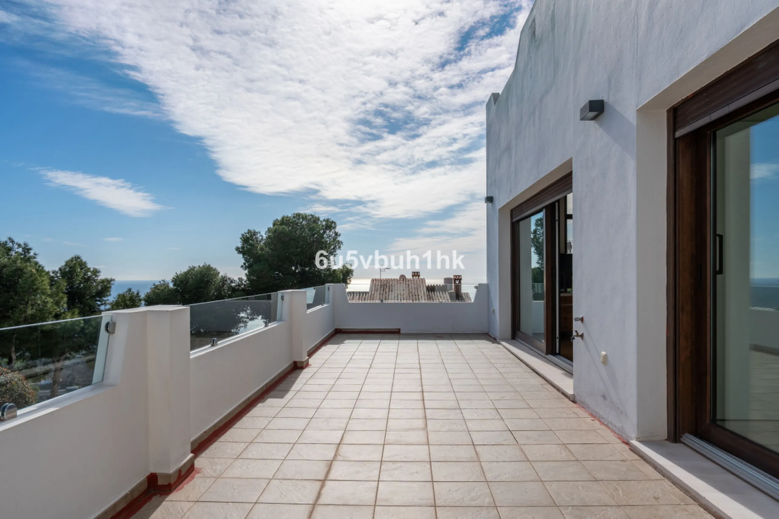 Pinares de San Antón is one of Málaga East's most established residential enclaves, calm, green, and discreet, yet still close enough to feel connected to the city every day.