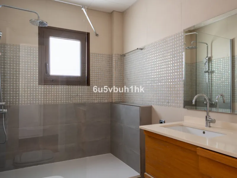 Pinares de San Antón is one of Málaga East's most established residential enclaves, calm, green, and discreet, yet still close enough to feel connected to the city every day.