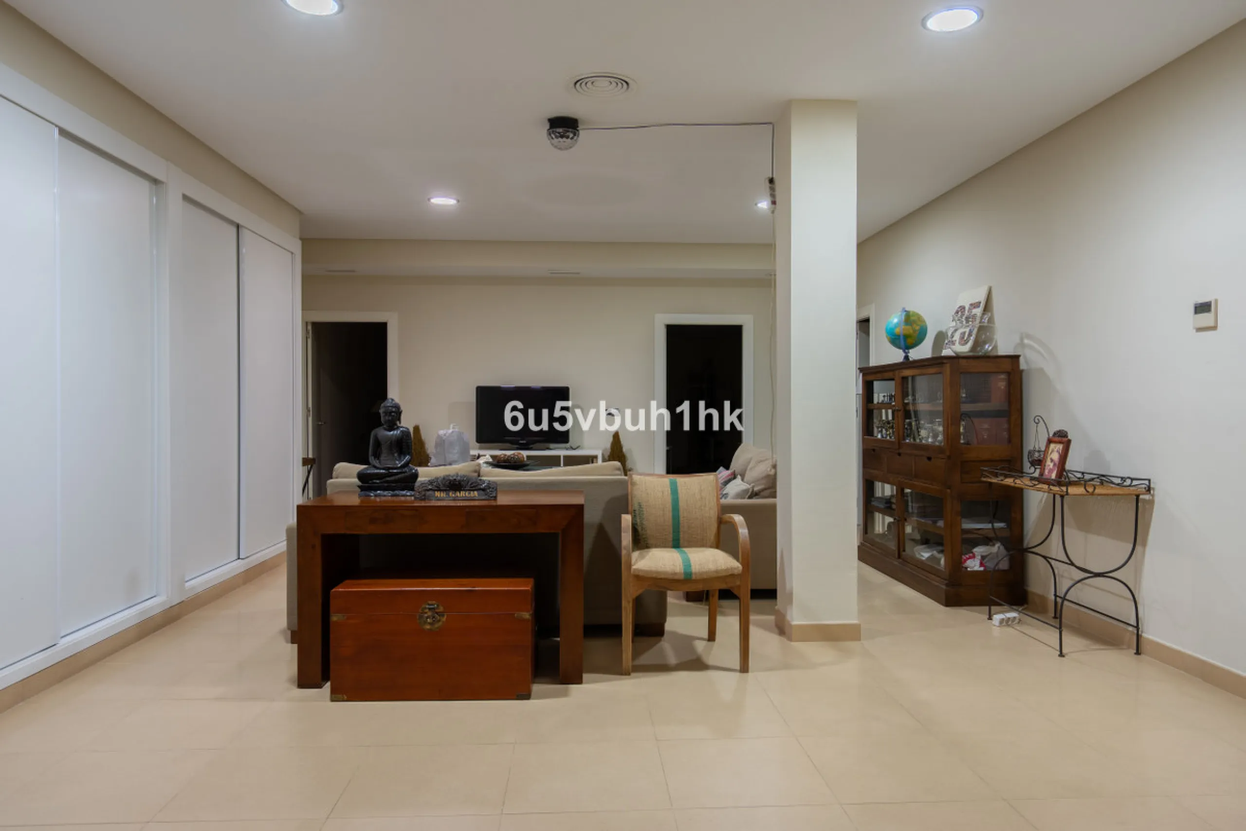 Pinares de San Antón is one of Málaga East's most established residential enclaves, calm, green, and discreet, yet still close enough to feel connected to the city every day.