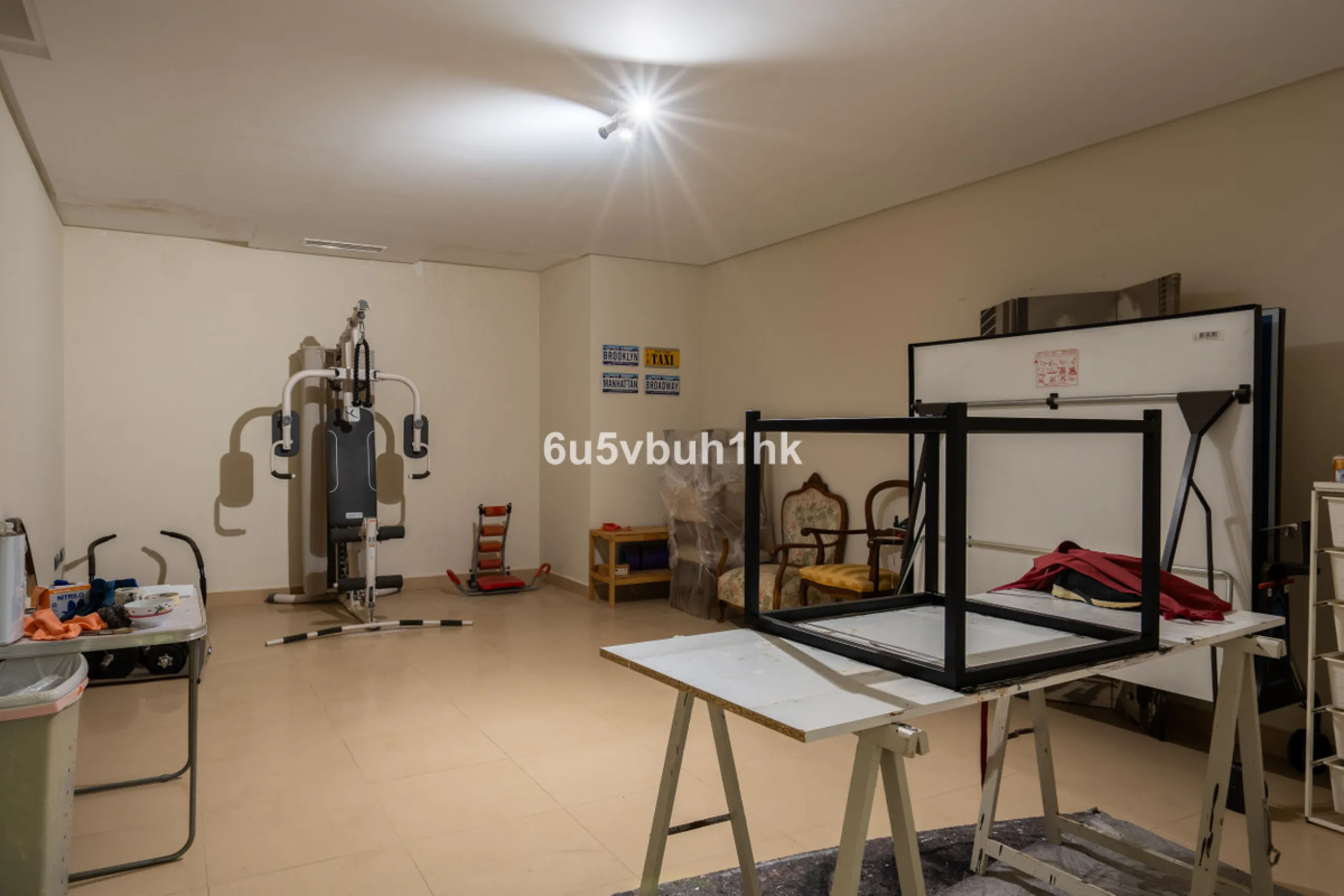Pinares de San Antón is one of Málaga East's most established residential enclaves, calm, green, and discreet, yet still close enough to feel connected to the city every day.