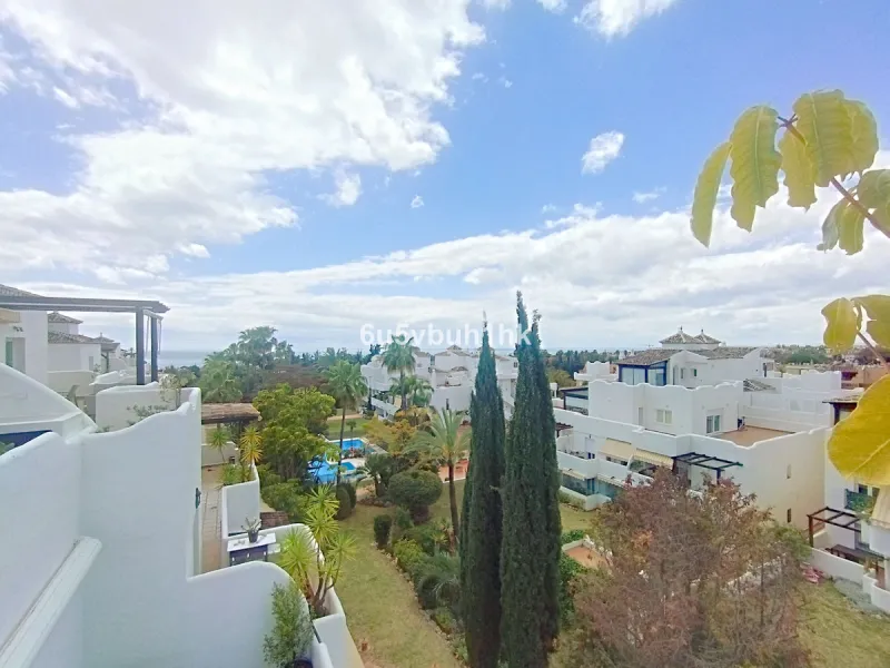 Experience the perfect harmony of luxury, comfort, and stunning panoramic views in this exceptional duplex penthouse, completely renovated and located on Marbella's prestigious Golden Mile.
