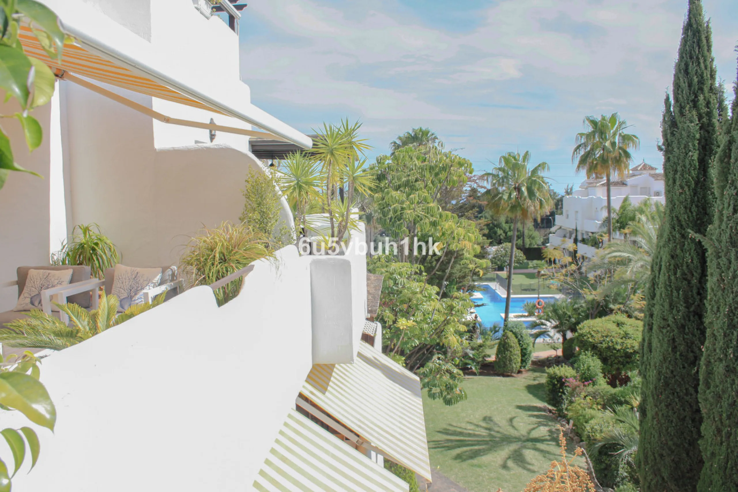 Experience the perfect harmony of luxury, comfort, and stunning panoramic views in this exceptional duplex penthouse, completely renovated and located on Marbella's prestigious Golden Mile.