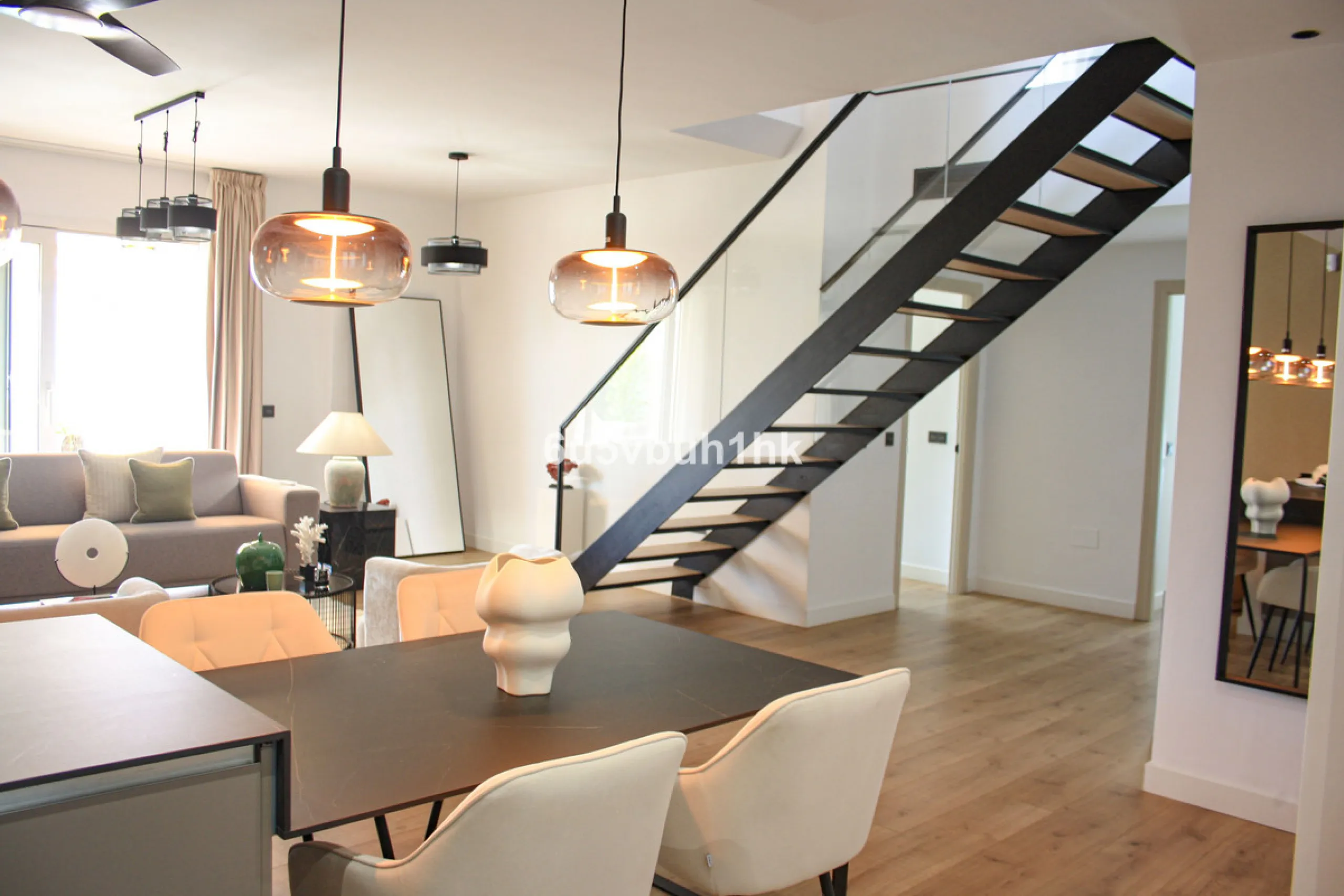 Experience the perfect harmony of luxury, comfort, and stunning panoramic views in this exceptional duplex penthouse, completely renovated and located on Marbella's prestigious Golden Mile.