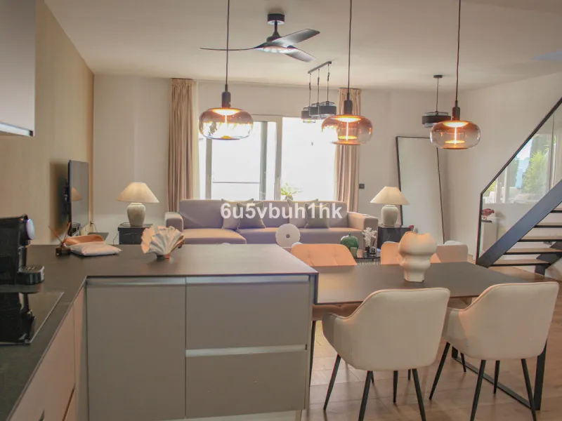 Experience the perfect harmony of luxury, comfort, and stunning panoramic views in this exceptional duplex penthouse, completely renovated and located on Marbella's prestigious Golden Mile.