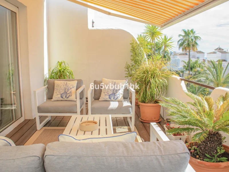 Experience the perfect harmony of luxury, comfort, and stunning panoramic views in this exceptional duplex penthouse, completely renovated and located on Marbella's prestigious Golden Mile.