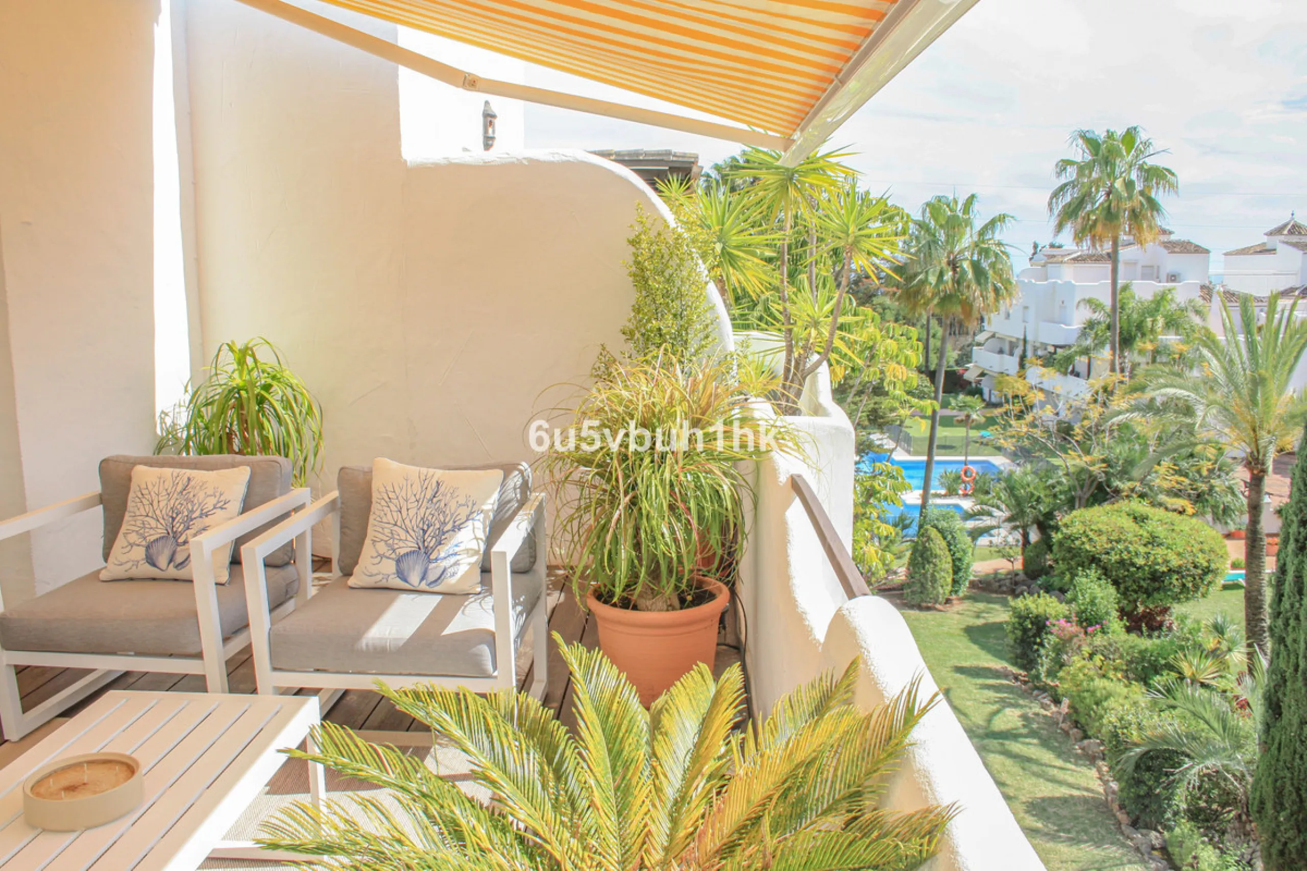 Experience the perfect harmony of luxury, comfort, and stunning panoramic views in this exceptional duplex penthouse, completely renovated and located on Marbella's prestigious Golden Mile.