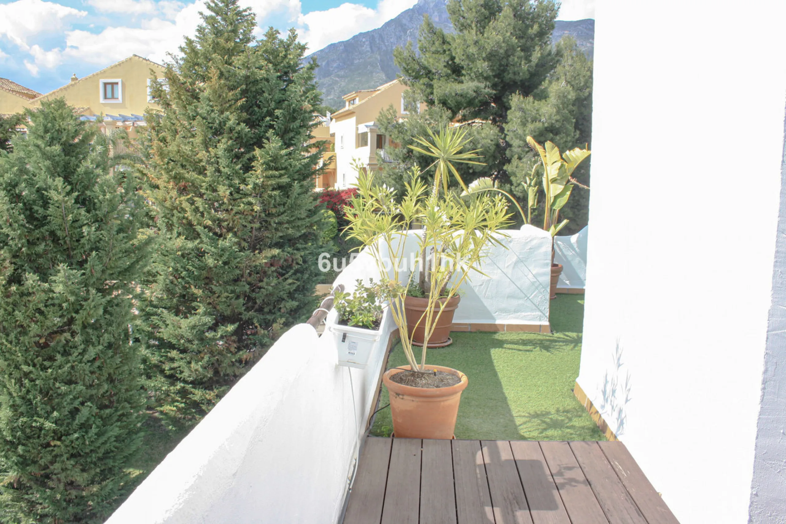 Experience the perfect harmony of luxury, comfort, and stunning panoramic views in this exceptional duplex penthouse, completely renovated and located on Marbella's prestigious Golden Mile.