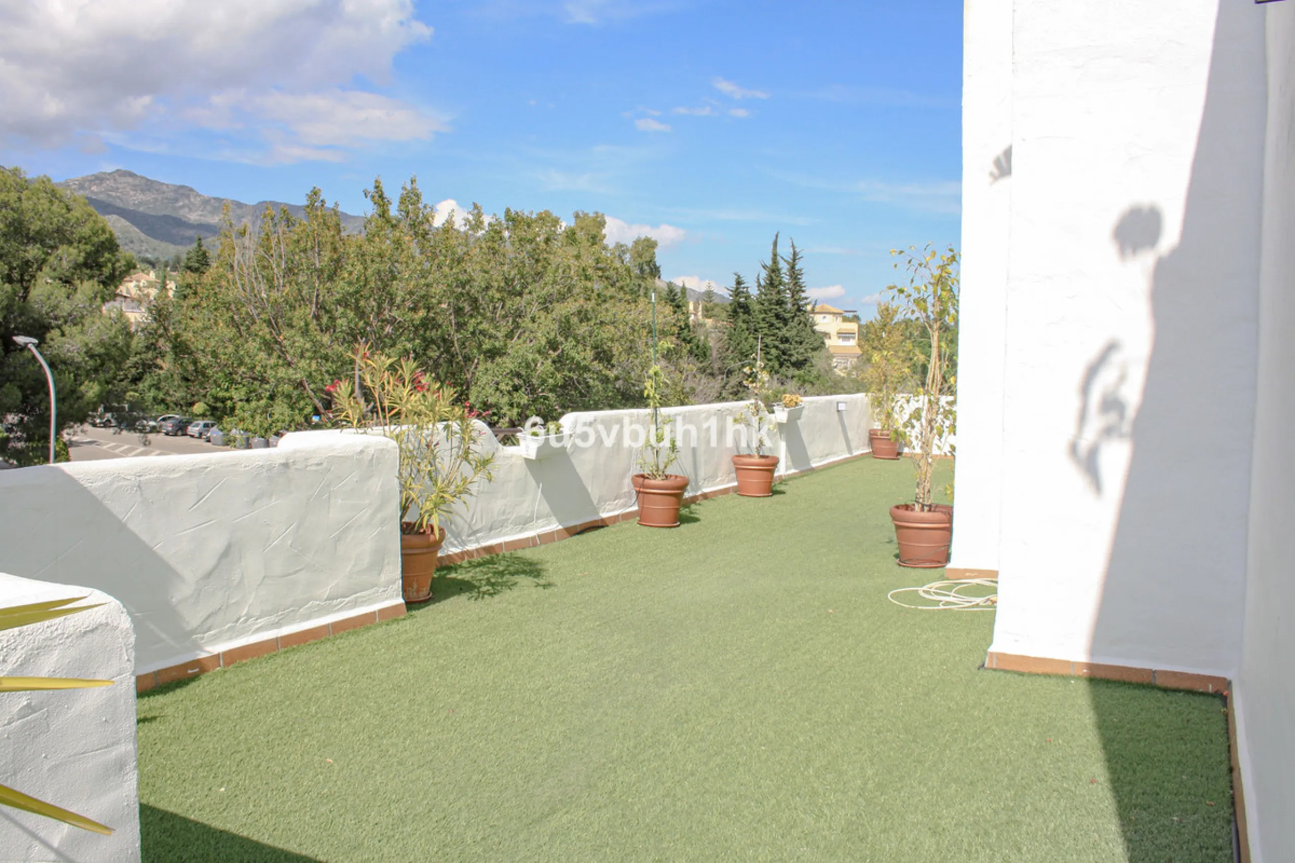 Experience the perfect harmony of luxury, comfort, and stunning panoramic views in this exceptional duplex penthouse, completely renovated and located on Marbella's prestigious Golden Mile.