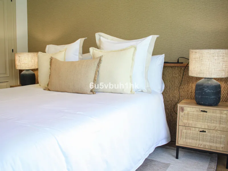 Experience the perfect harmony of luxury, comfort, and stunning panoramic views in this exceptional duplex penthouse, completely renovated and located on Marbella's prestigious Golden Mile.