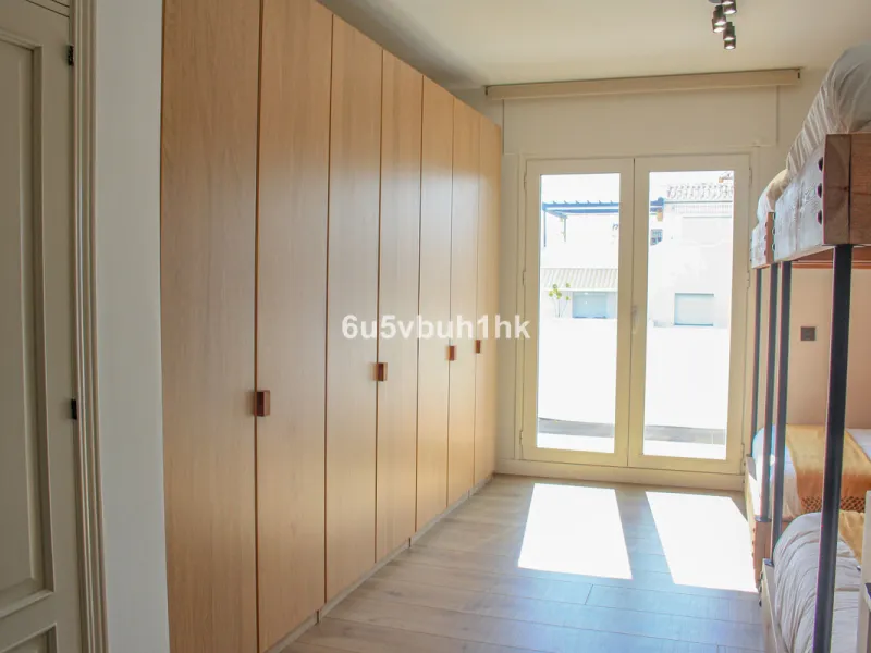 Experience the perfect harmony of luxury, comfort, and stunning panoramic views in this exceptional duplex penthouse, completely renovated and located on Marbella's prestigious Golden Mile.