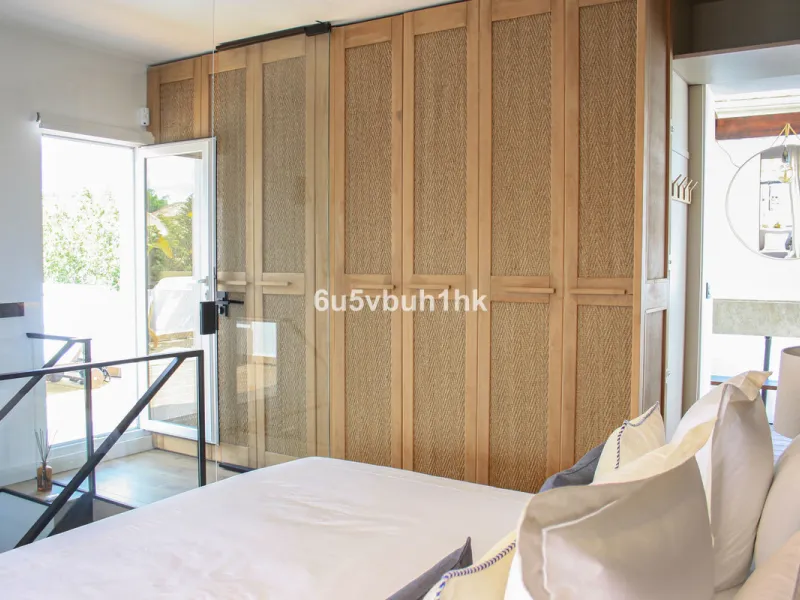 Experience the perfect harmony of luxury, comfort, and stunning panoramic views in this exceptional duplex penthouse, completely renovated and located on Marbella's prestigious Golden Mile.