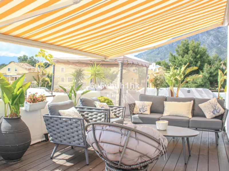 Experience the perfect harmony of luxury, comfort, and stunning panoramic views in this exceptional duplex penthouse, completely renovated and located on Marbella's prestigious Golden Mile.