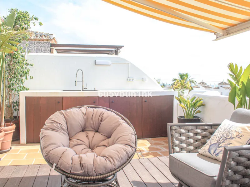 Experience the perfect harmony of luxury, comfort, and stunning panoramic views in this exceptional duplex penthouse, completely renovated and located on Marbella's prestigious Golden Mile.