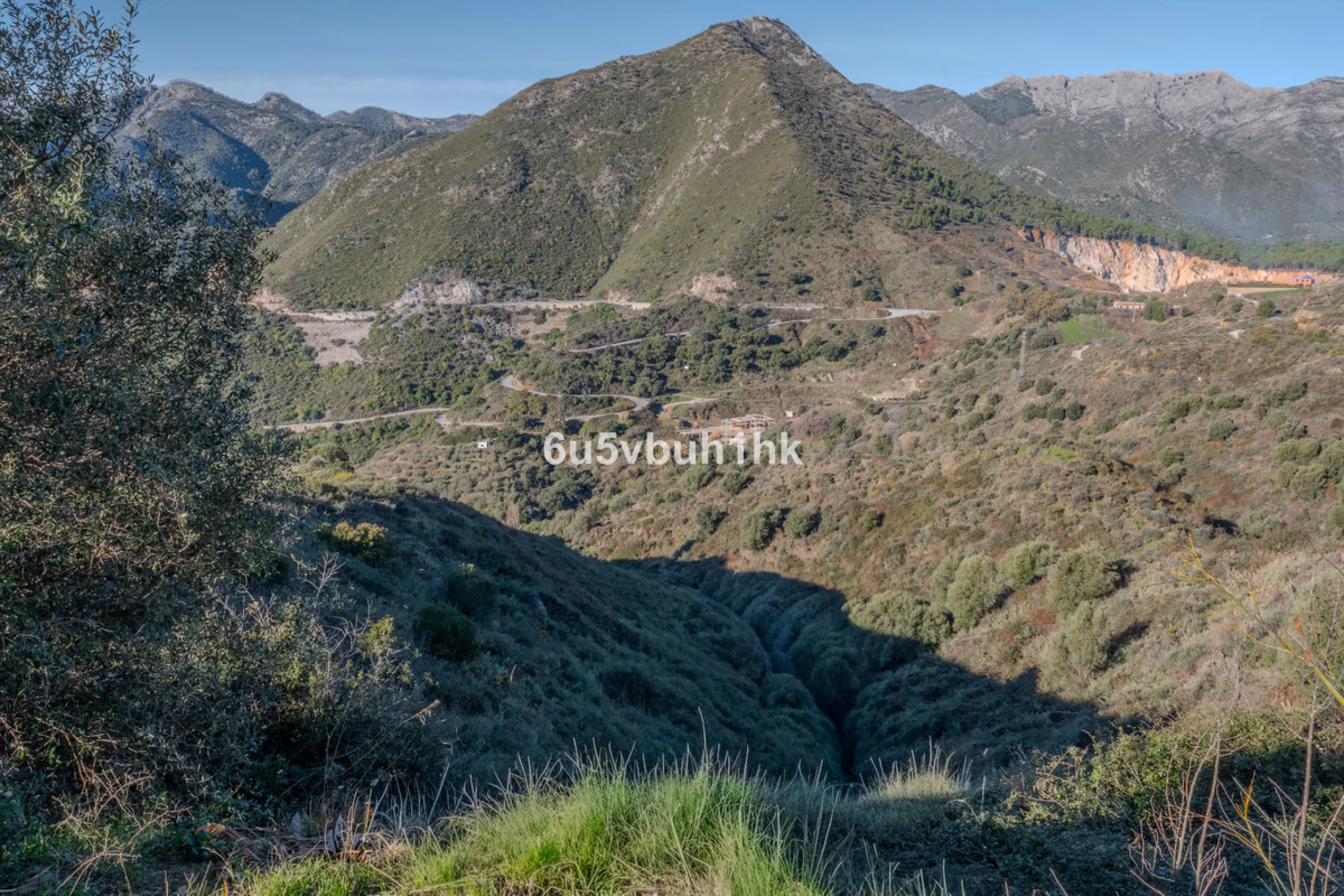 Plot - Land в продаже в Ojén, Málaga. Площадь участка 76727 м²