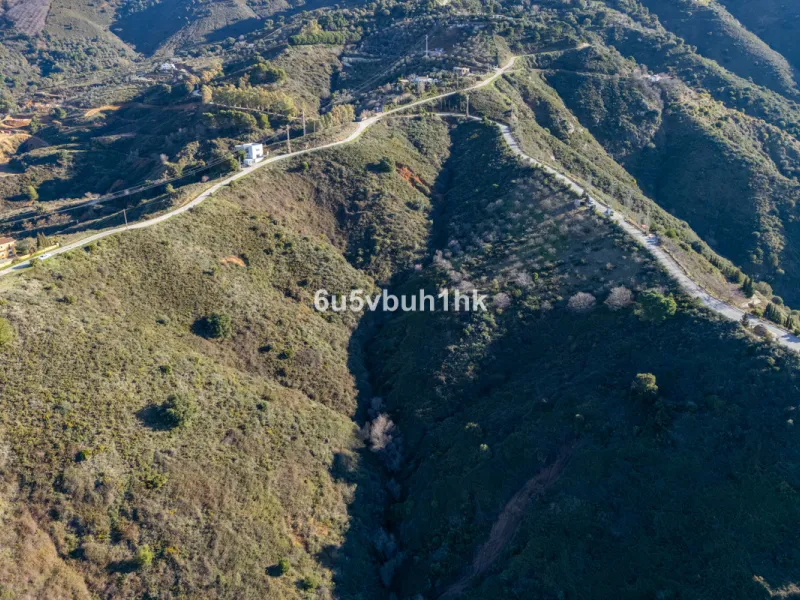 Plot - Land в продаже в Ojén, Málaga. Площадь участка 76727 м²