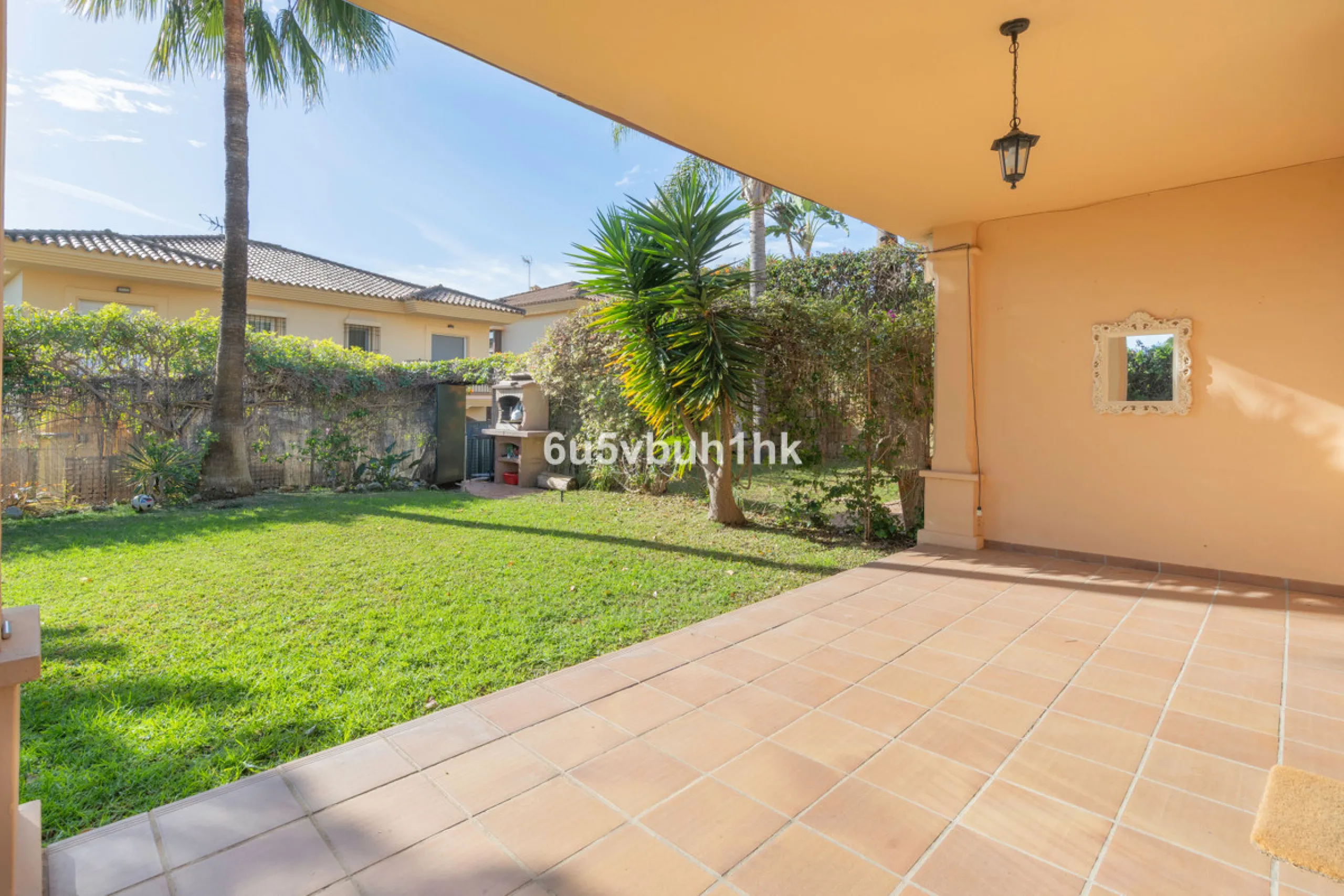 This elegant, two-story semi-detached villa on a 255 m² plot offers a perfect combination of spaciousness, comfort, and excellent finishes, designed for enjoying everyday life in a peaceful setting.