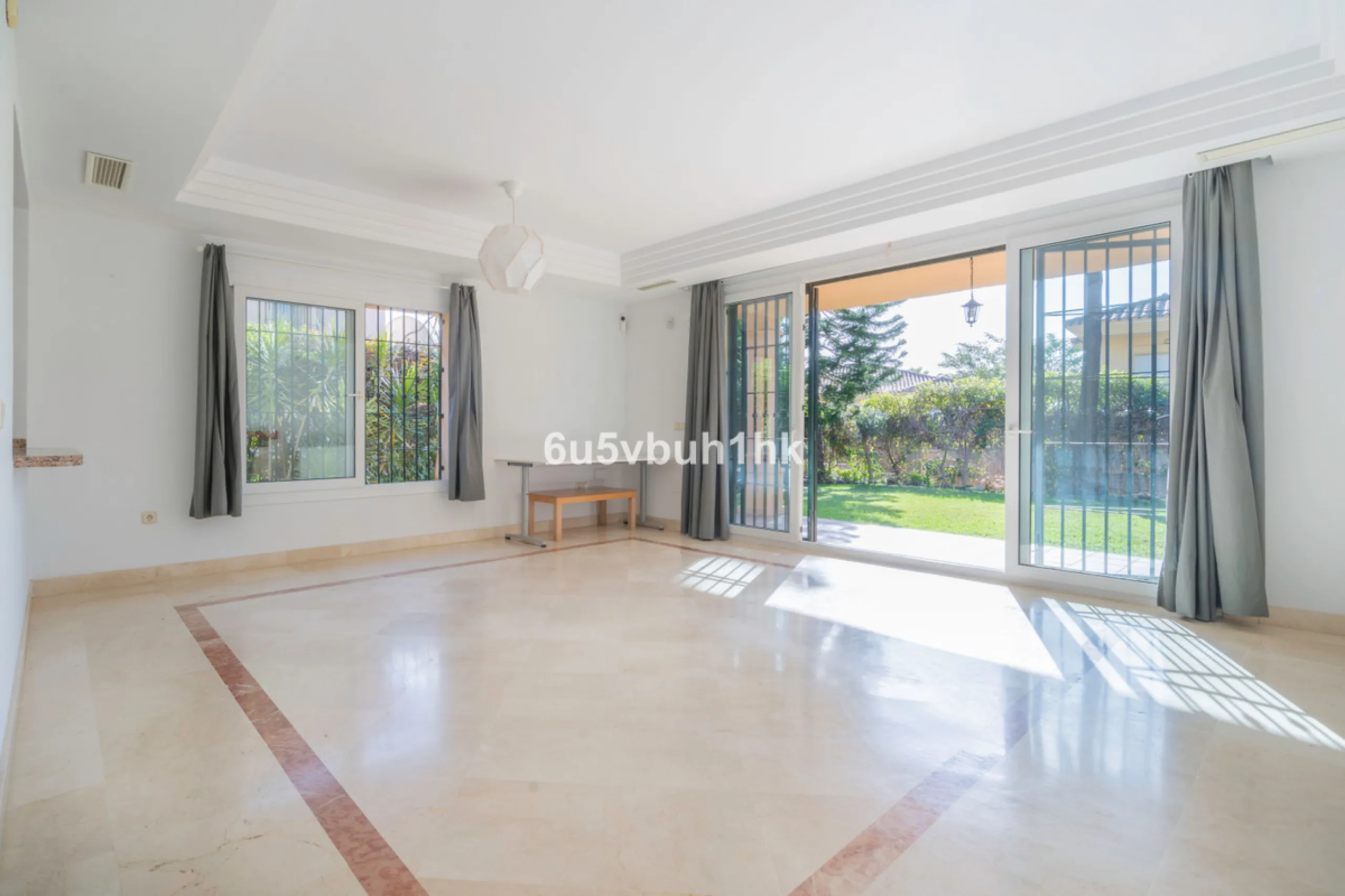 This elegant, two-story semi-detached villa on a 255 m² plot offers a perfect combination of spaciousness, comfort, and excellent finishes, designed for enjoying everyday life in a peaceful setting.