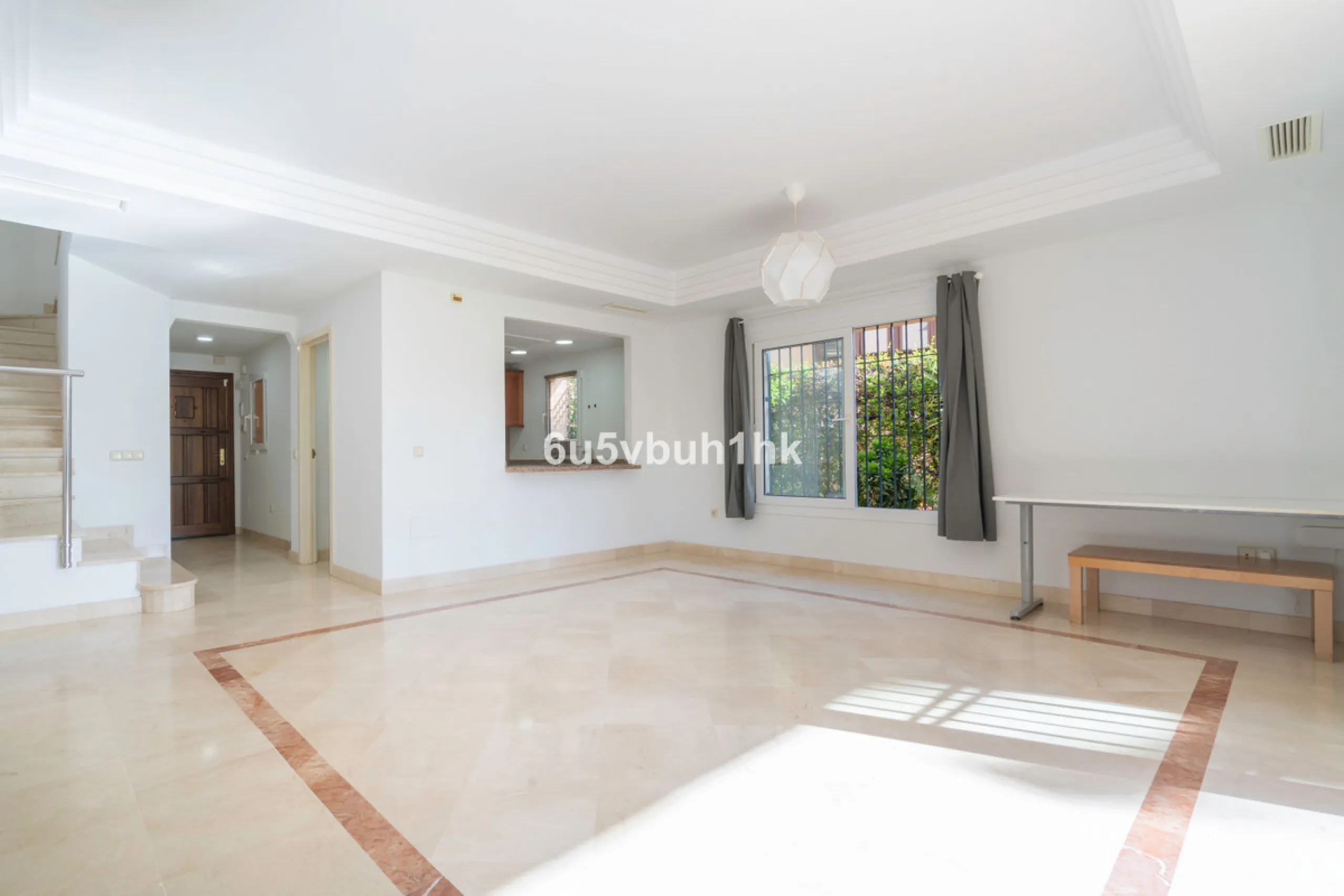 This elegant, two-story semi-detached villa on a 255 m² plot offers a perfect combination of spaciousness, comfort, and excellent finishes, designed for enjoying everyday life in a peaceful setting.