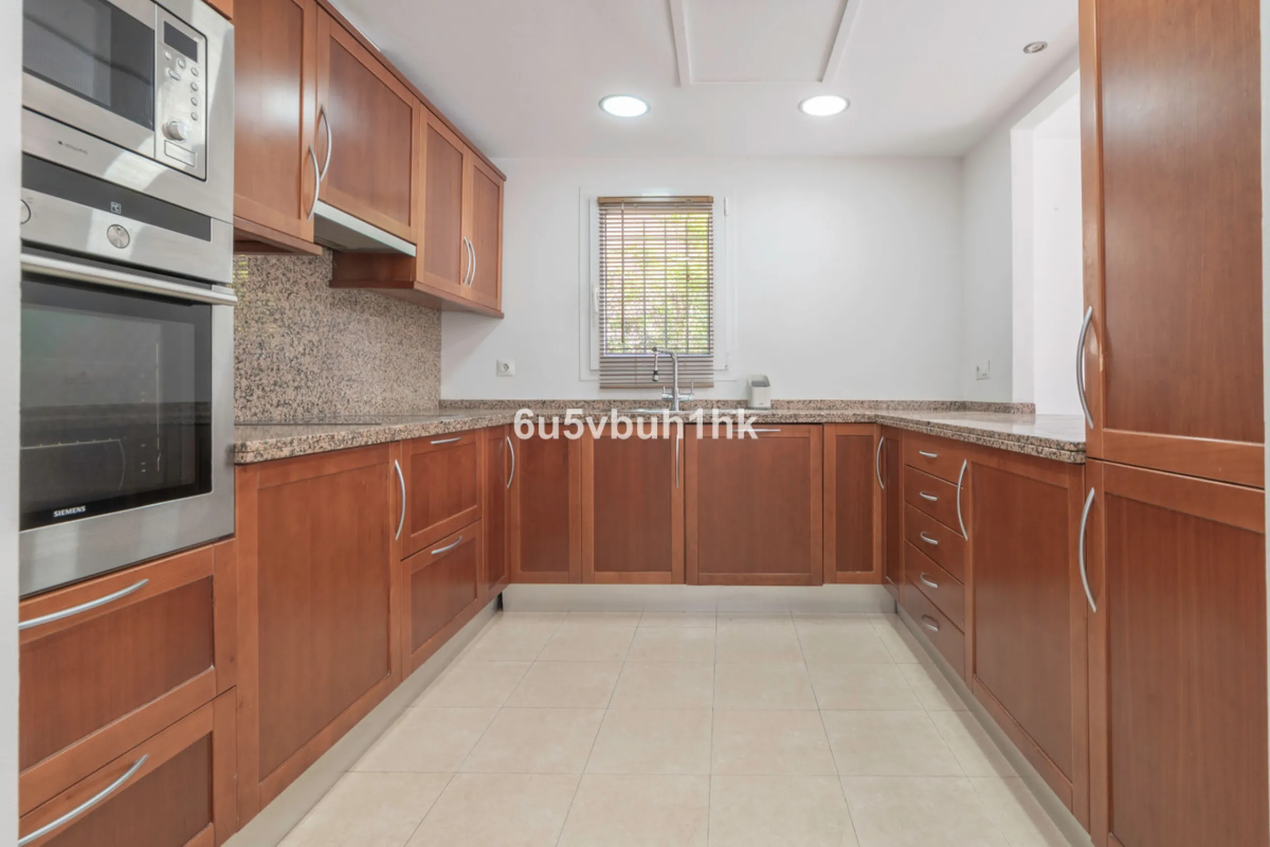 This elegant, two-story semi-detached villa on a 255 m² plot offers a perfect combination of spaciousness, comfort, and excellent finishes, designed for enjoying everyday life in a peaceful setting.