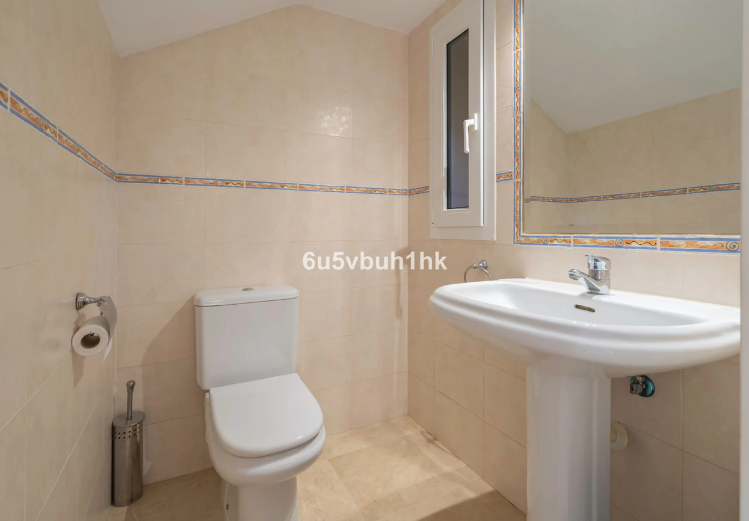 This elegant, two-story semi-detached villa on a 255 m² plot offers a perfect combination of spaciousness, comfort, and excellent finishes, designed for enjoying everyday life in a peaceful setting.