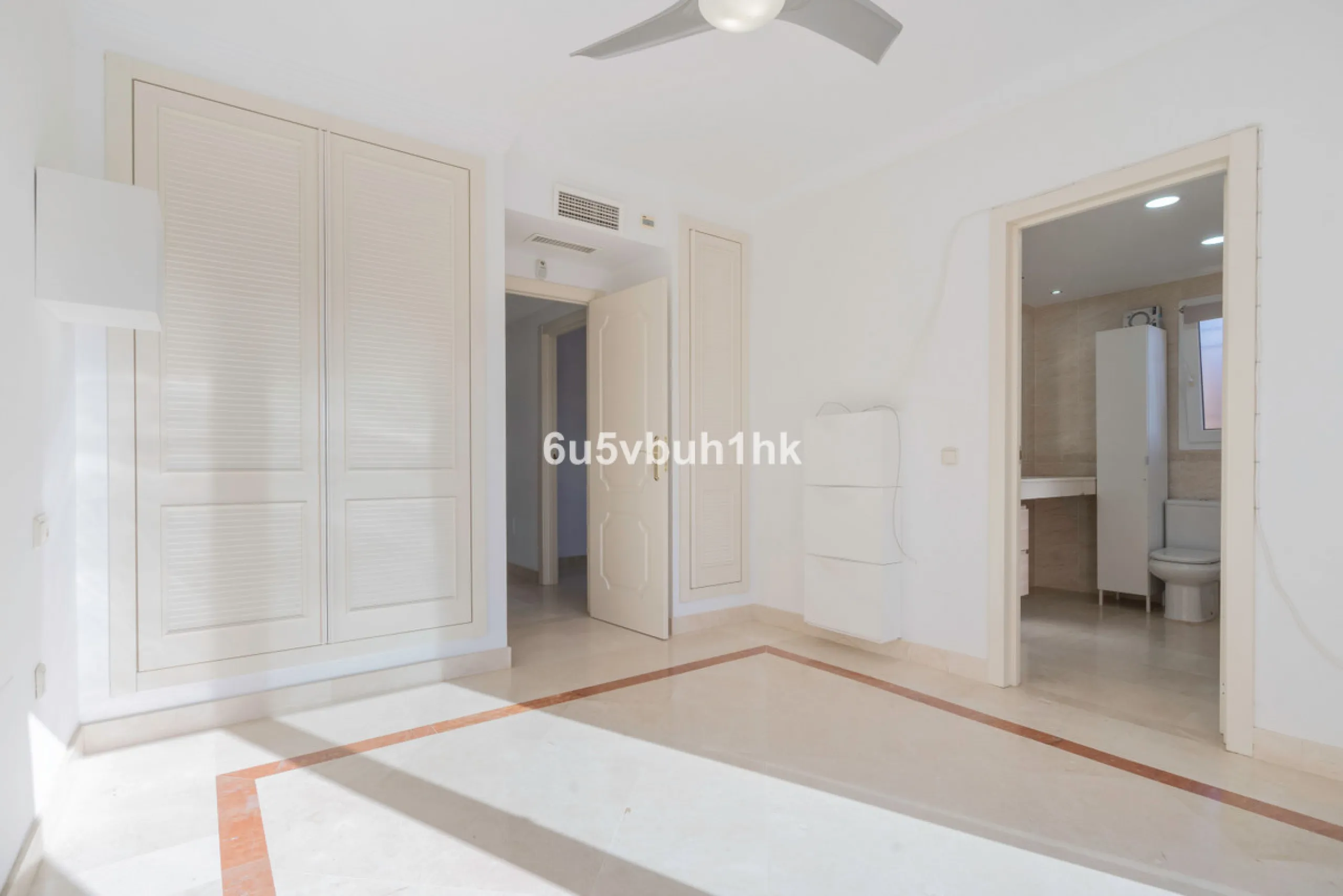 This elegant, two-story semi-detached villa on a 255 m² plot offers a perfect combination of spaciousness, comfort, and excellent finishes, designed for enjoying everyday life in a peaceful setting.