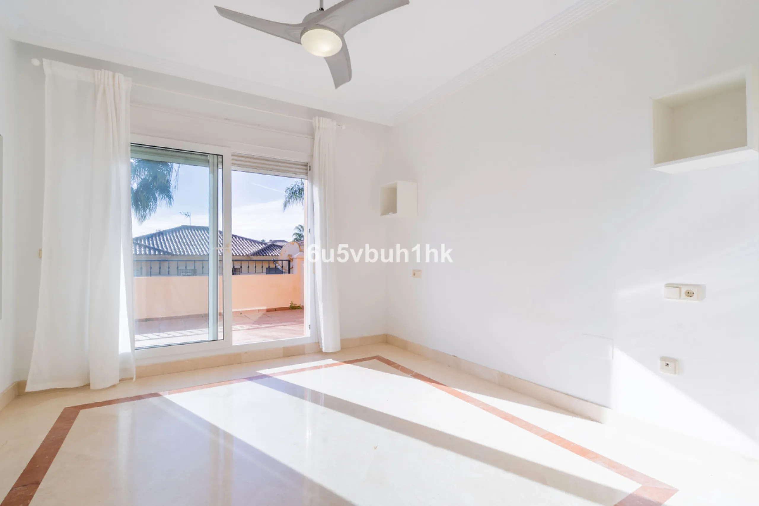 This elegant, two-story semi-detached villa on a 255 m² plot offers a perfect combination of spaciousness, comfort, and excellent finishes, designed for enjoying everyday life in a peaceful setting.