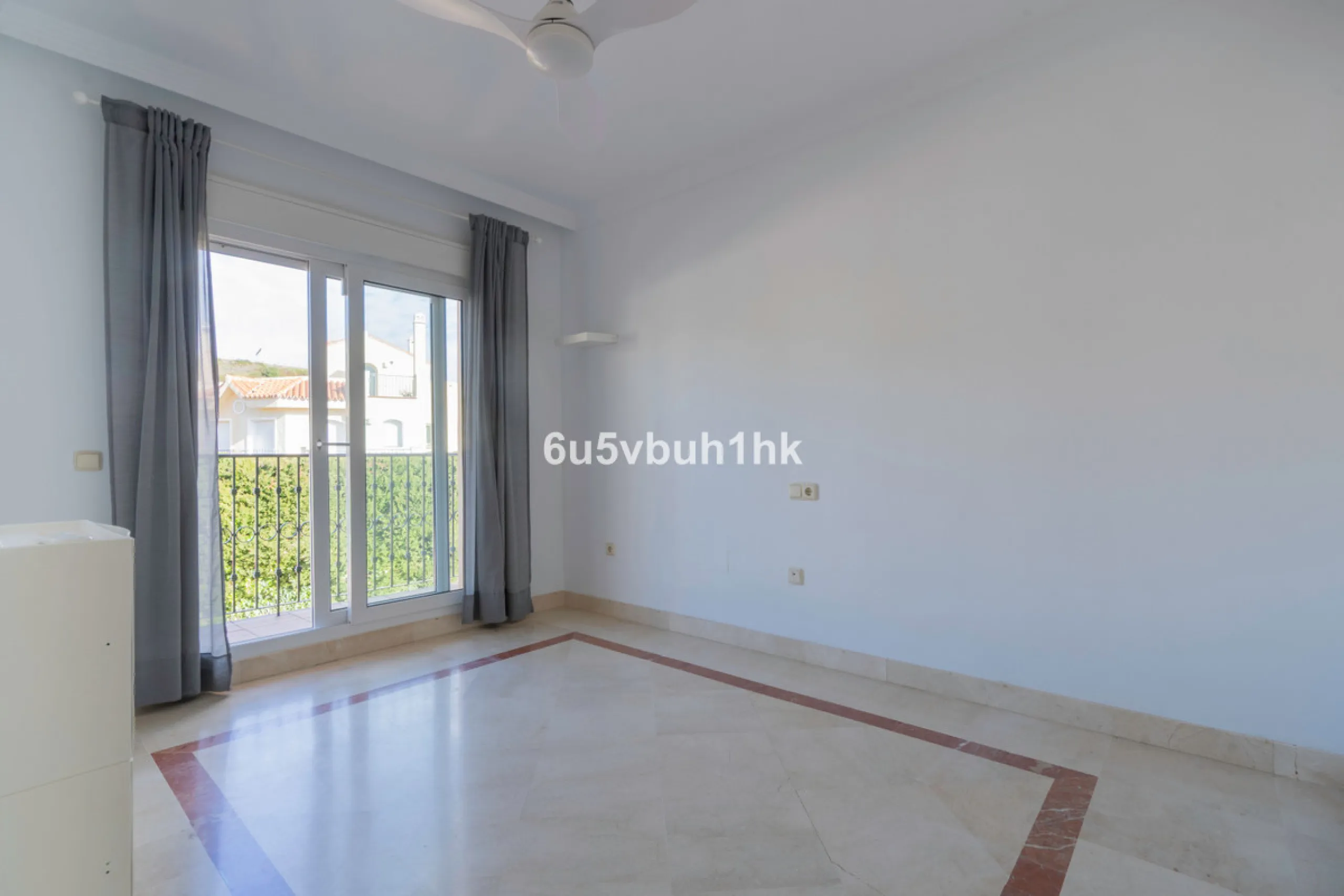 This elegant, two-story semi-detached villa on a 255 m² plot offers a perfect combination of spaciousness, comfort, and excellent finishes, designed for enjoying everyday life in a peaceful setting.