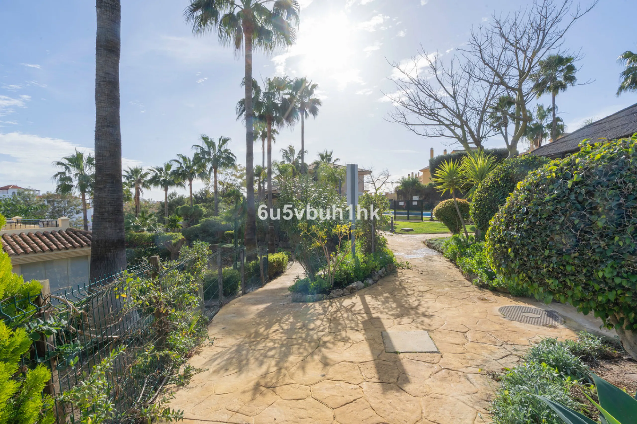This elegant, two-story semi-detached villa on a 255 m² plot offers a perfect combination of spaciousness, comfort, and excellent finishes, designed for enjoying everyday life in a peaceful setting.
