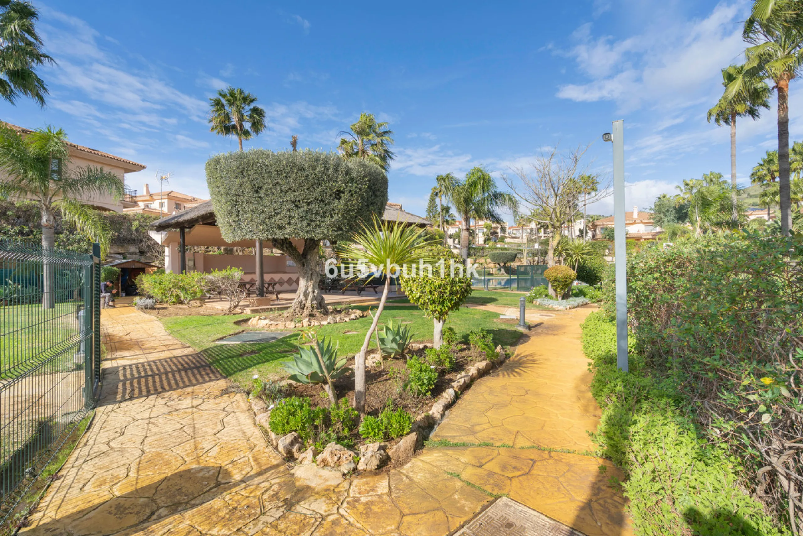 This elegant, two-story semi-detached villa on a 255 m² plot offers a perfect combination of spaciousness, comfort, and excellent finishes, designed for enjoying everyday life in a peaceful setting.