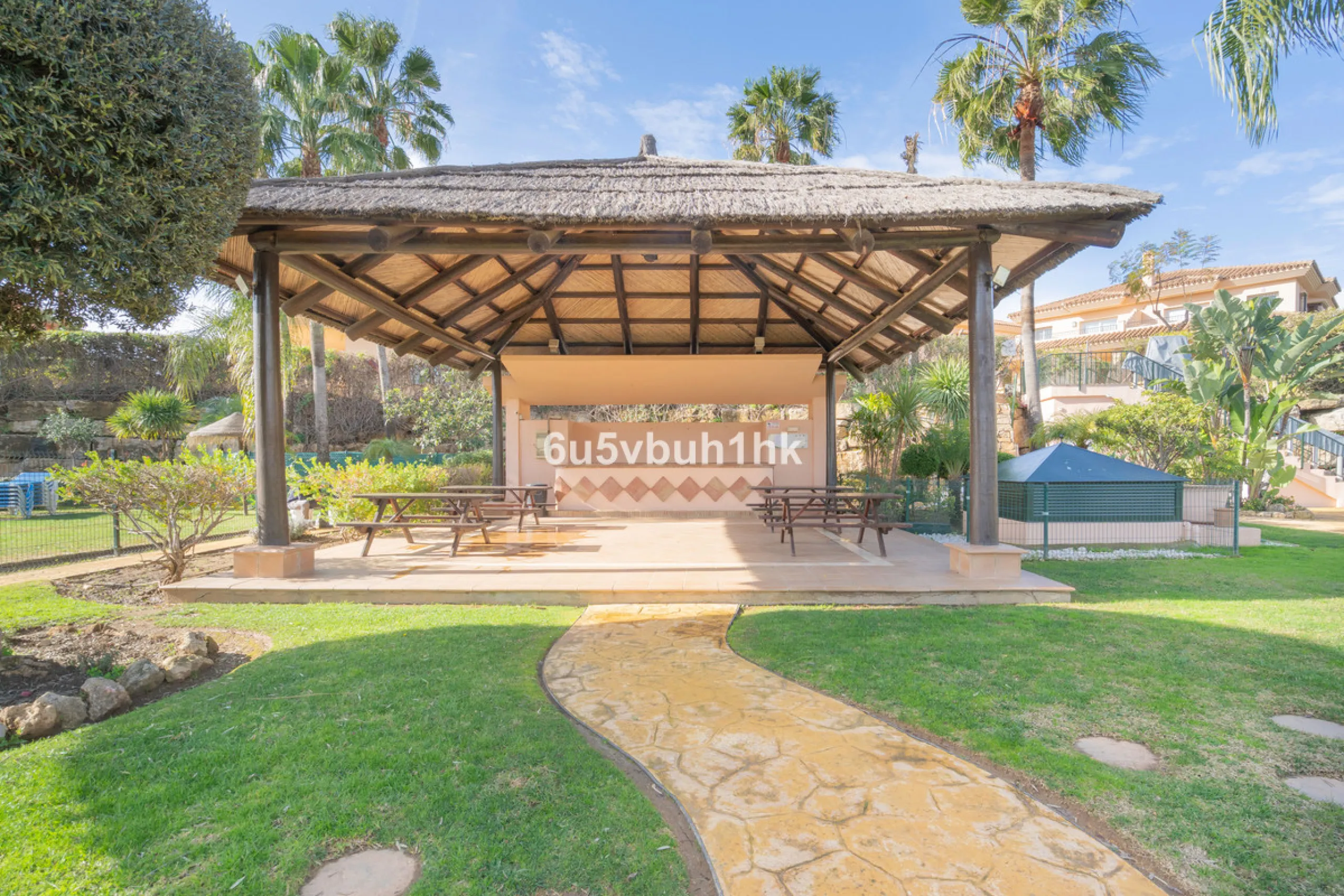 This elegant, two-story semi-detached villa on a 255 m² plot offers a perfect combination of spaciousness, comfort, and excellent finishes, designed for enjoying everyday life in a peaceful setting.