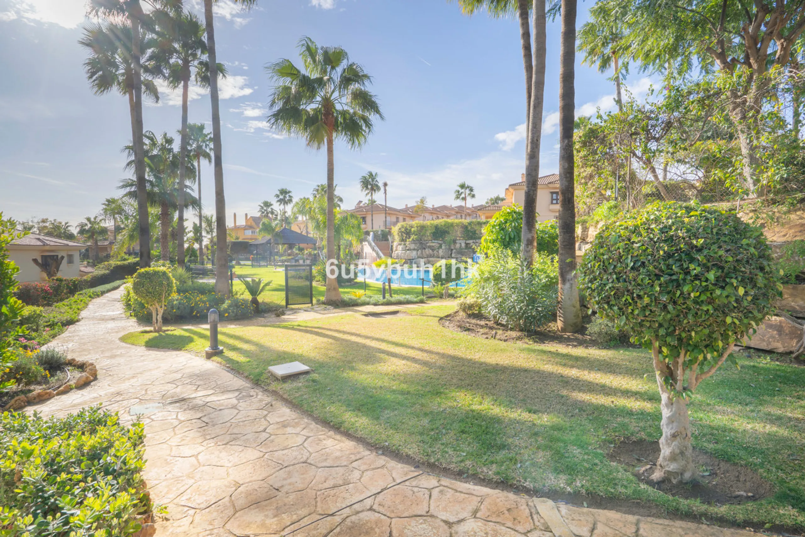 This elegant, two-story semi-detached villa on a 255 m² plot offers a perfect combination of spaciousness, comfort, and excellent finishes, designed for enjoying everyday life in a peaceful setting.