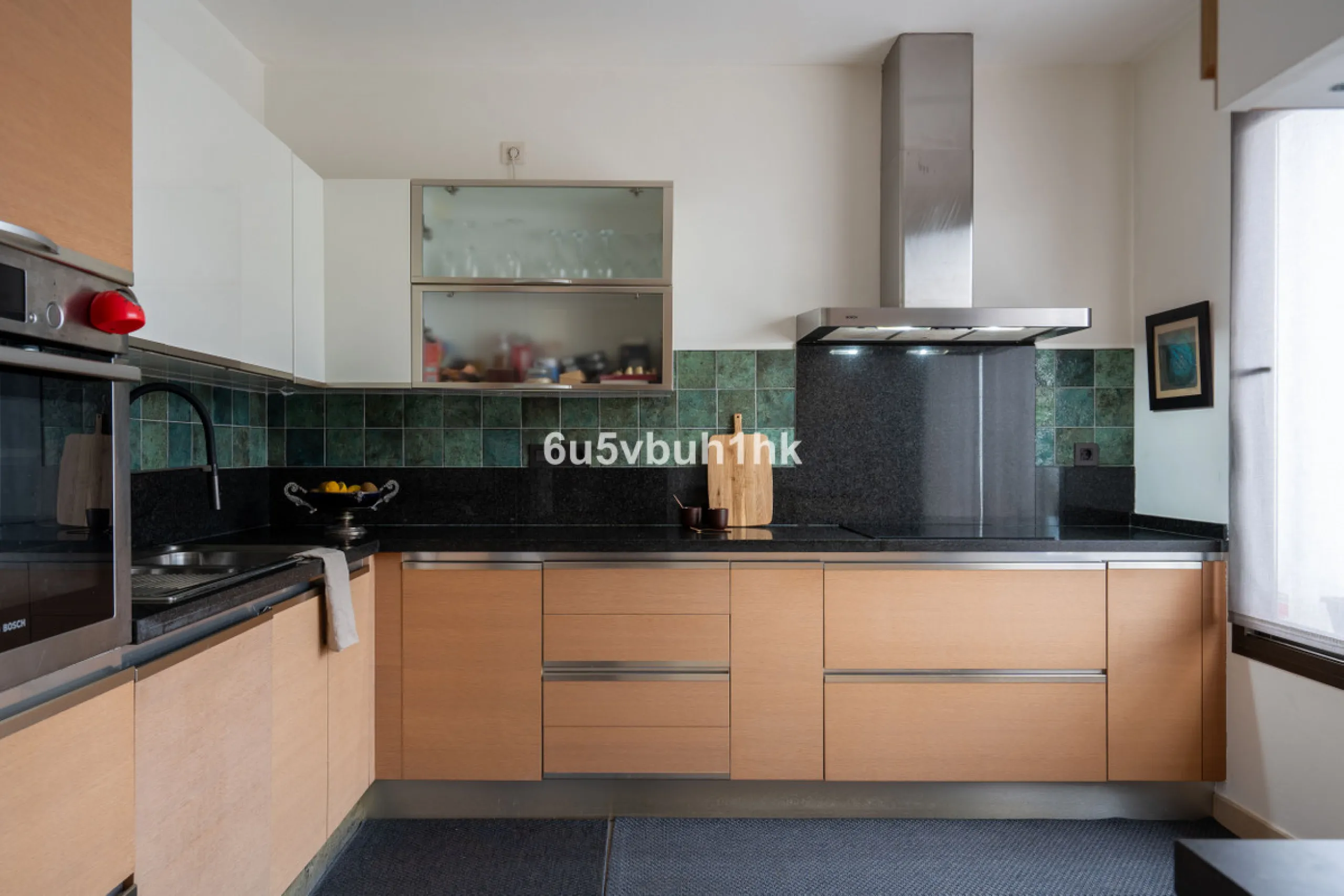 House - Semi-Detached House в продаже в Benalmadena, Málaga. В доме 3 спален и 2 ванных комнат. Площадь дома 285 м². Площадь участка 467 м²