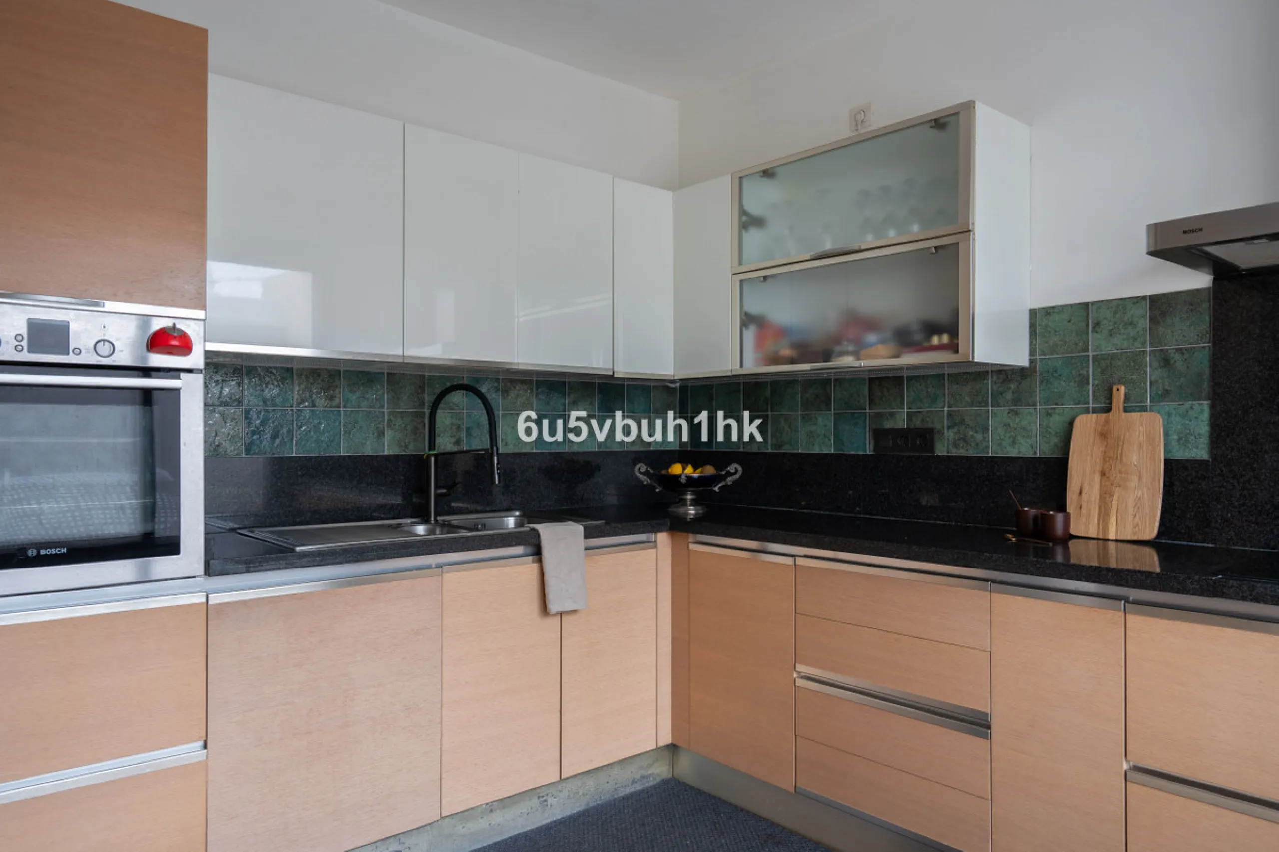 House - Semi-Detached House в продаже в Benalmadena, Málaga. В доме 3 спален и 2 ванных комнат. Площадь дома 285 м². Площадь участка 467 м²