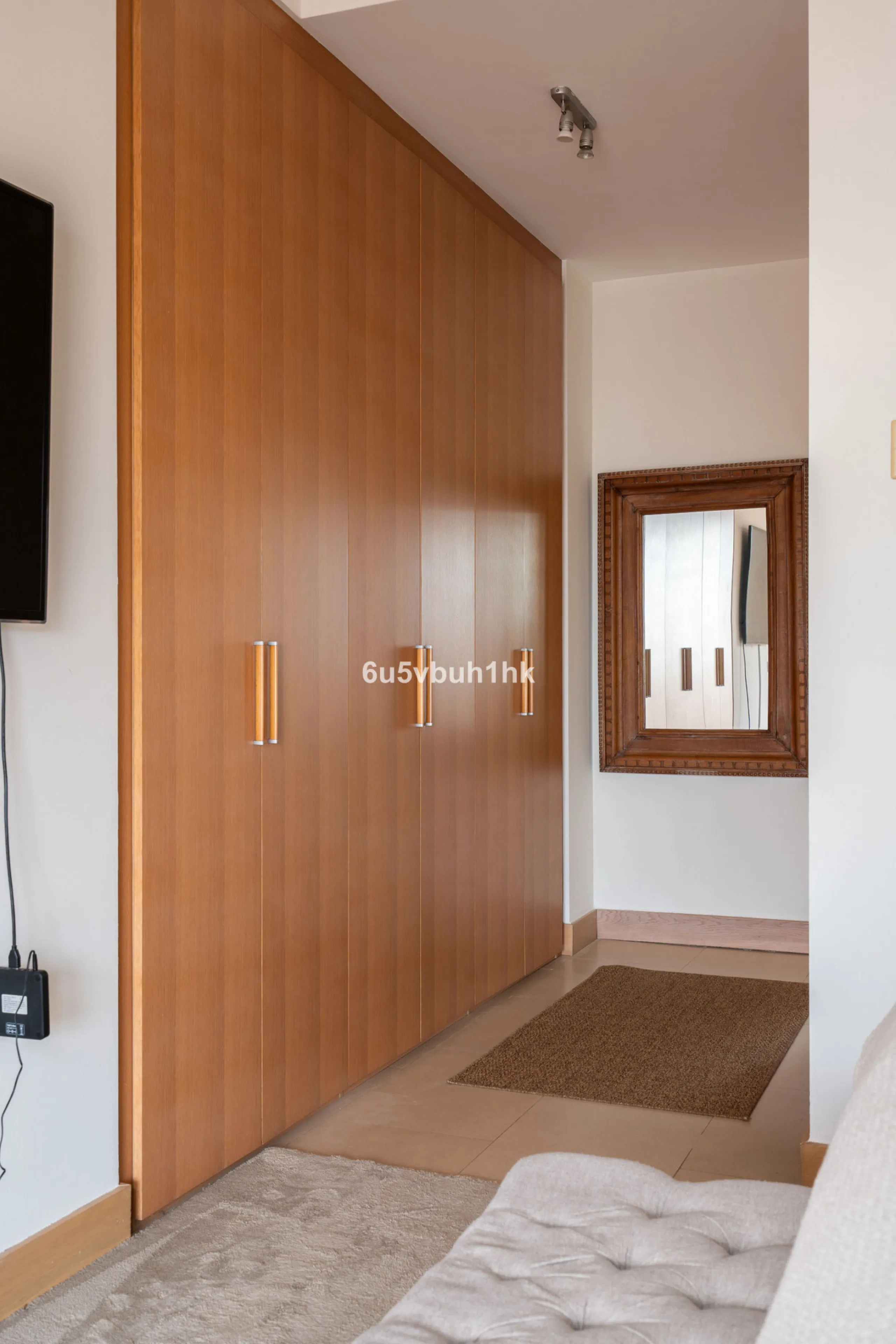 House - Semi-Detached House в продаже в Benalmadena, Málaga. В доме 3 спален и 2 ванных комнат. Площадь дома 285 м². Площадь участка 467 м²