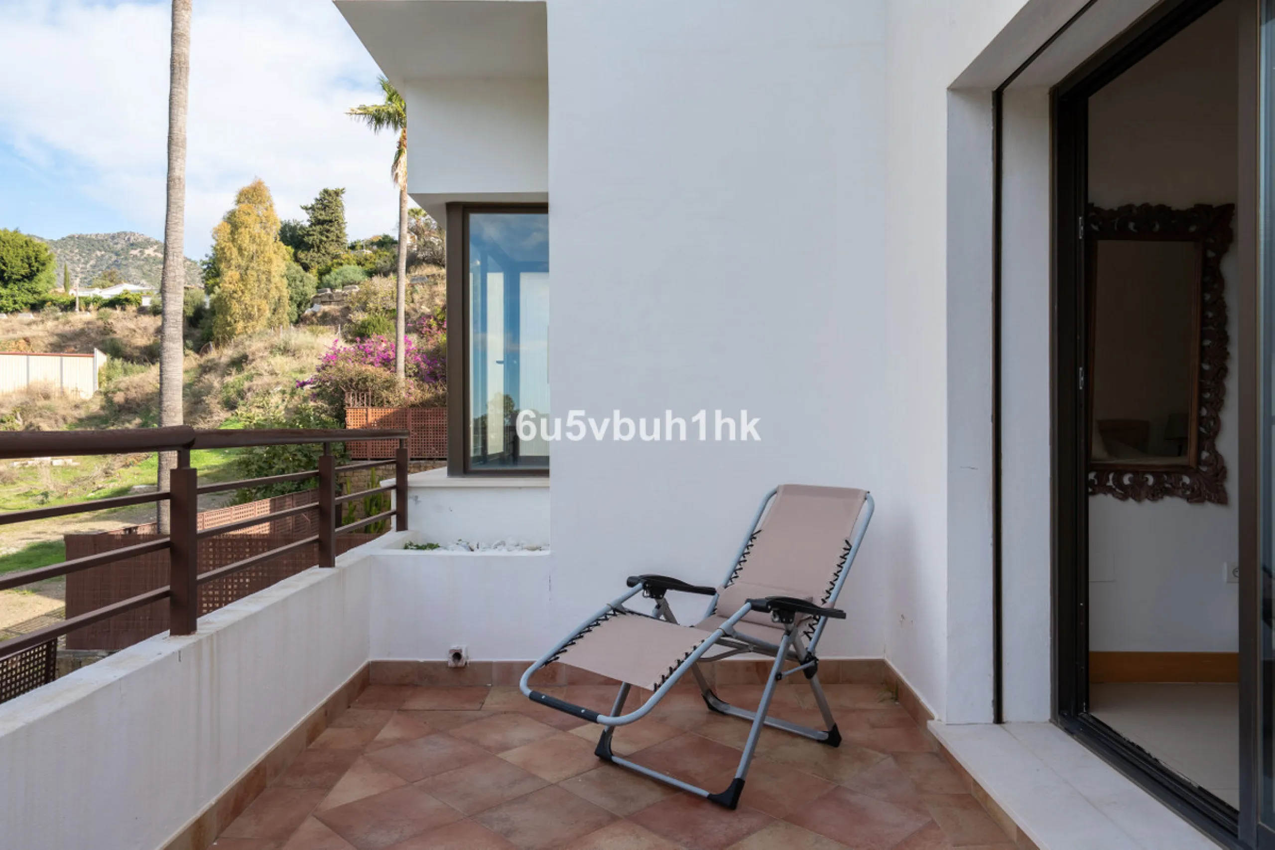 House - Semi-Detached House в продаже в Benalmadena, Málaga. В доме 3 спален и 2 ванных комнат. Площадь дома 285 м². Площадь участка 467 м²