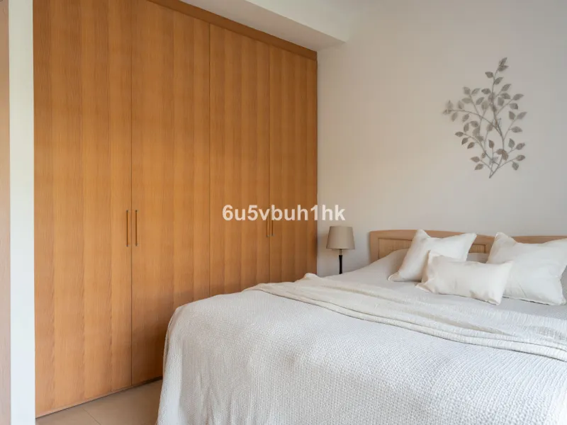 House - Semi-Detached House в продаже в Benalmadena, Málaga. В доме 3 спален и 2 ванных комнат. Площадь дома 285 м². Площадь участка 467 м²