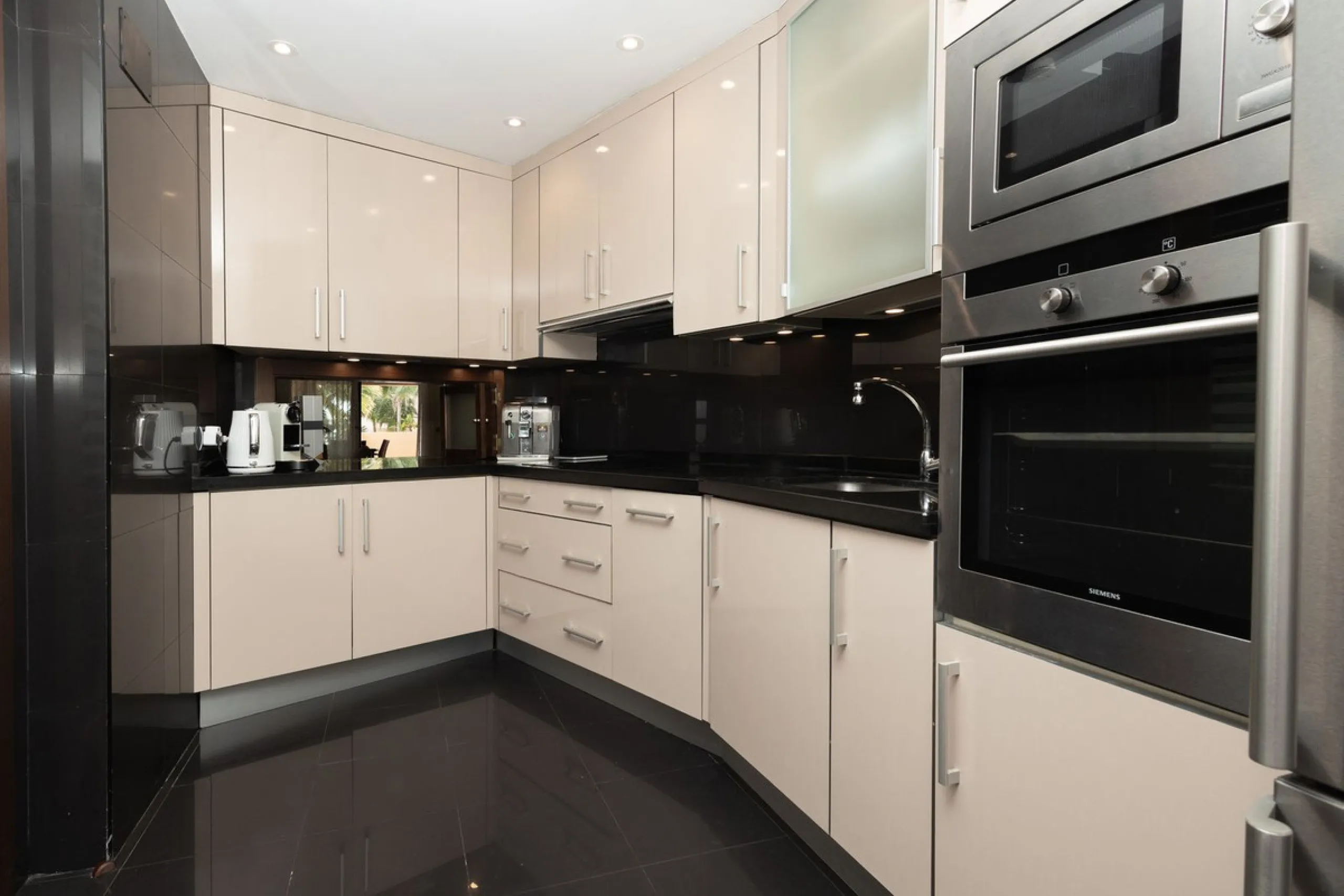 Ground Floor Apartment, New Golden Mile, Costa del Sol.